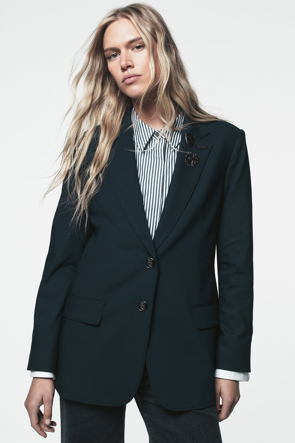 TWO BUTTON BLAZER