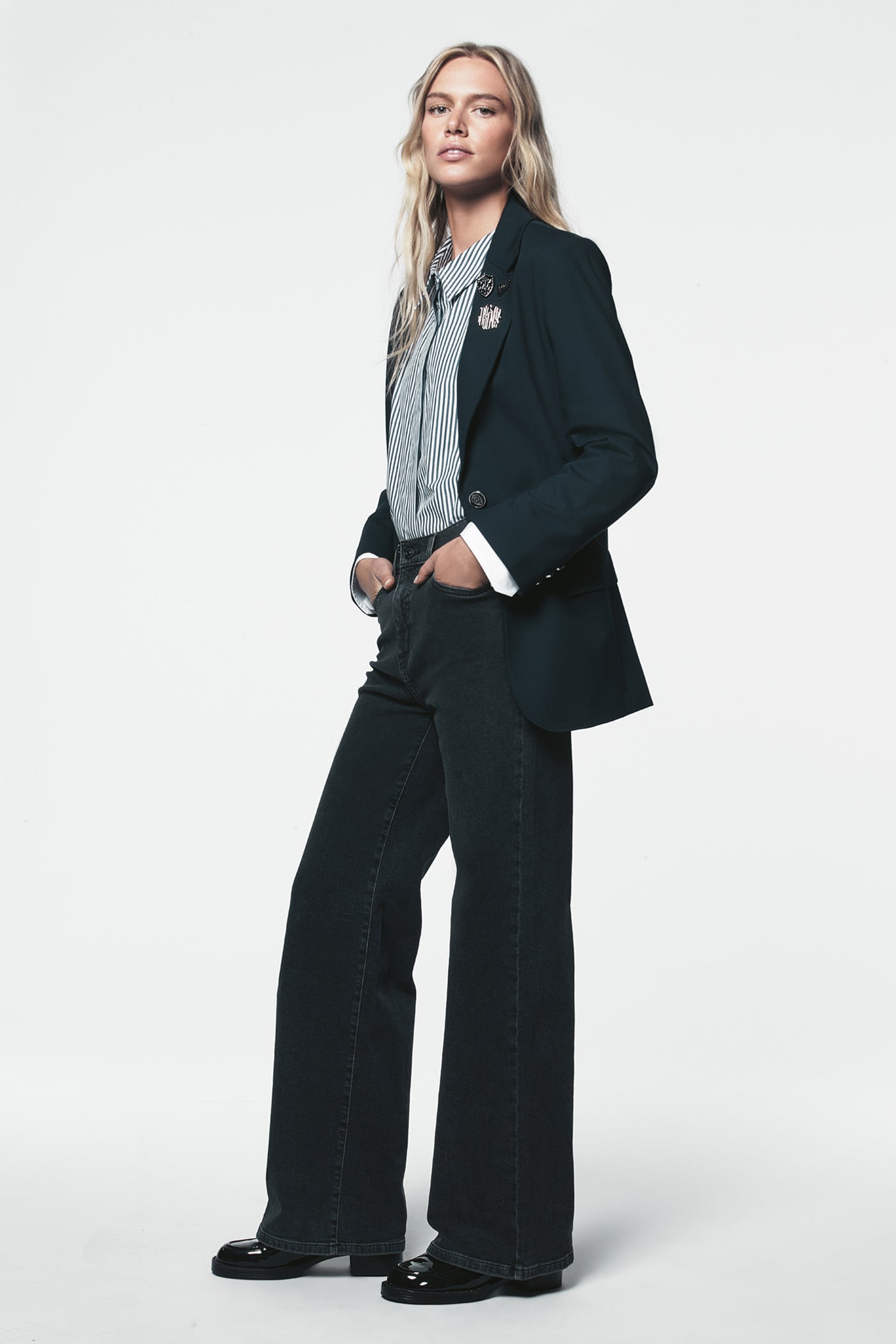 TWO BUTTON BLAZER