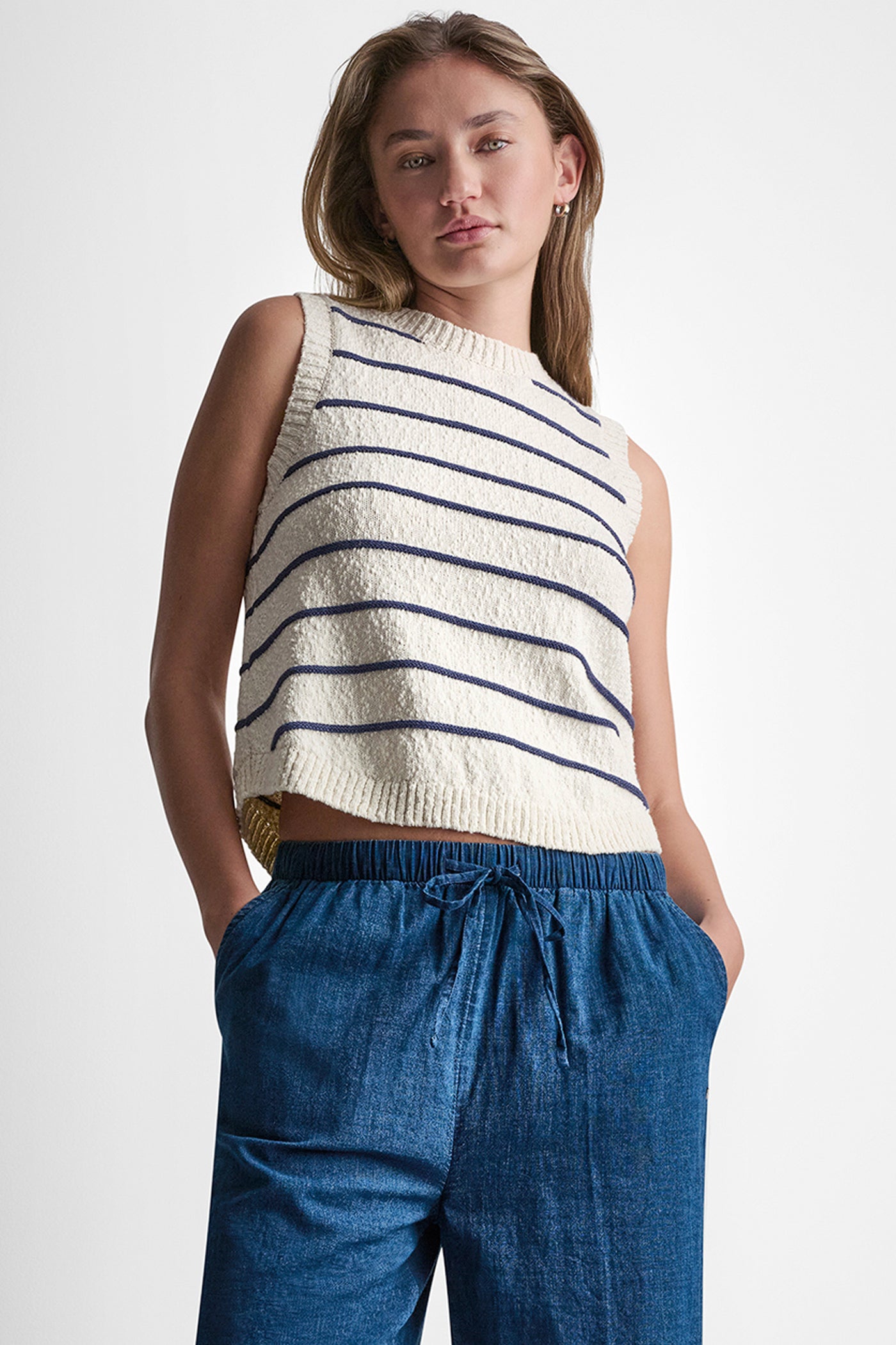 SLEEVELESS STRIPED SWEATER