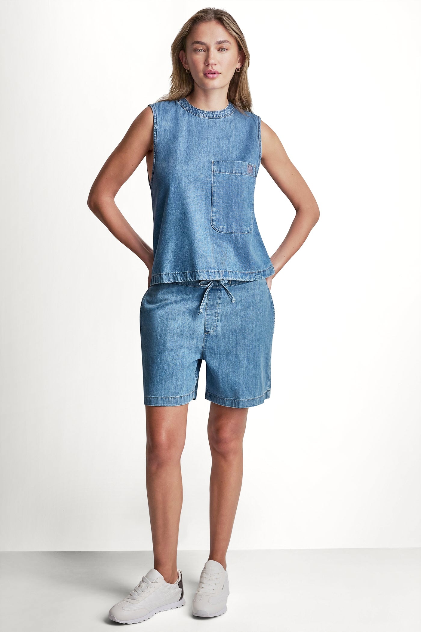 SLEEVELESS DENIM TOP