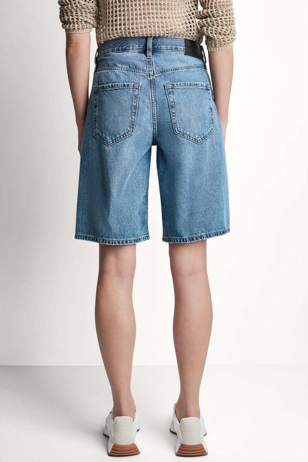 MID-RISE RELAXED DENIM SHORT