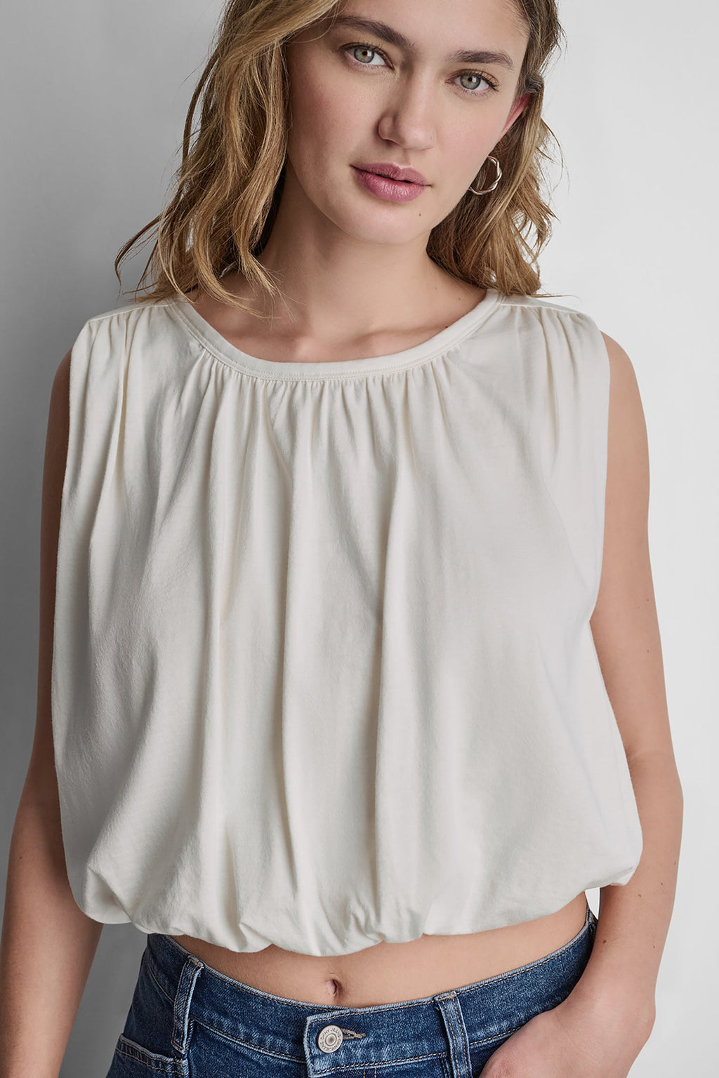 SLEEVELESS RUCHED TOP