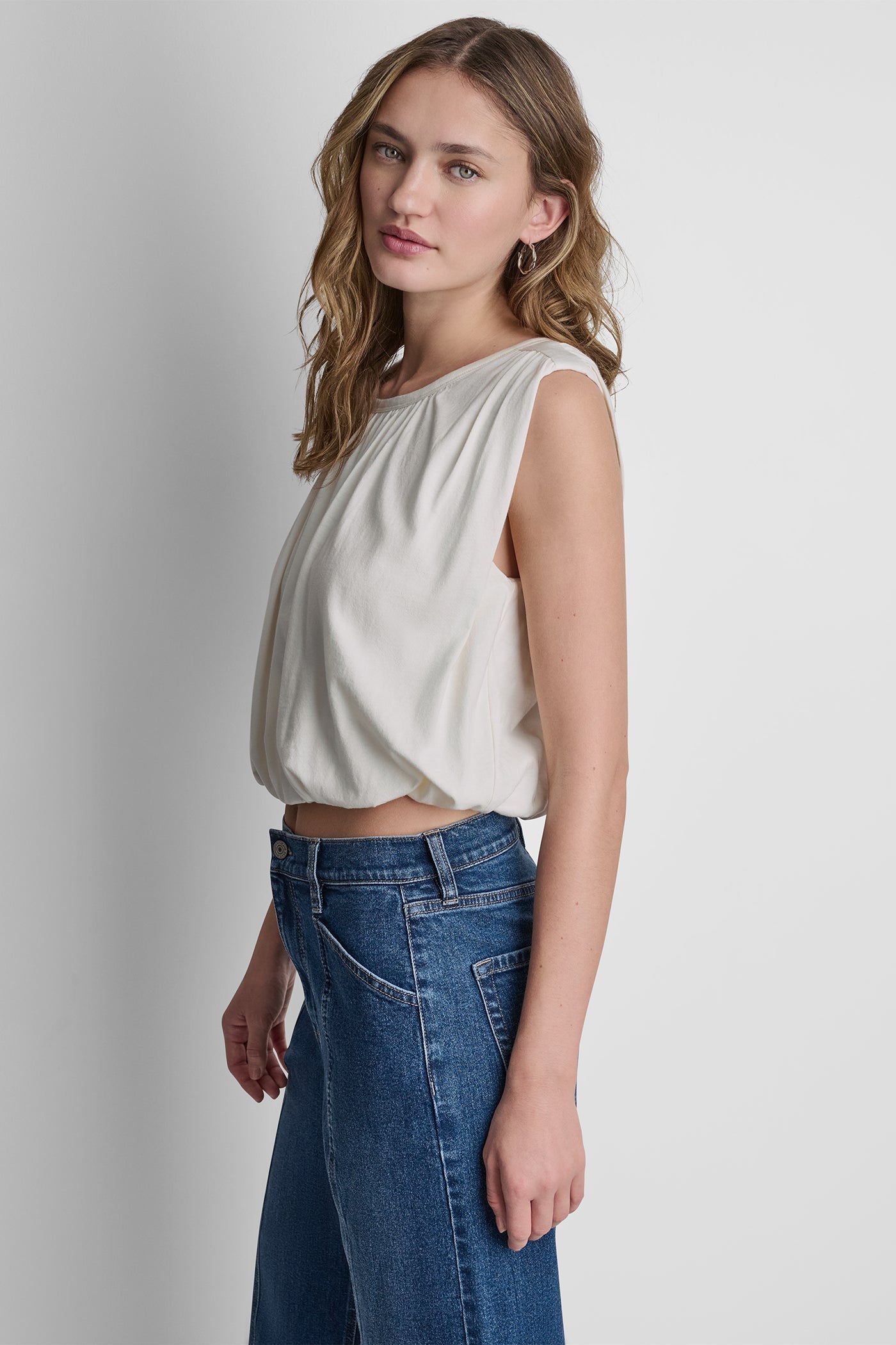 SLEEVELESS RUCHED TOP