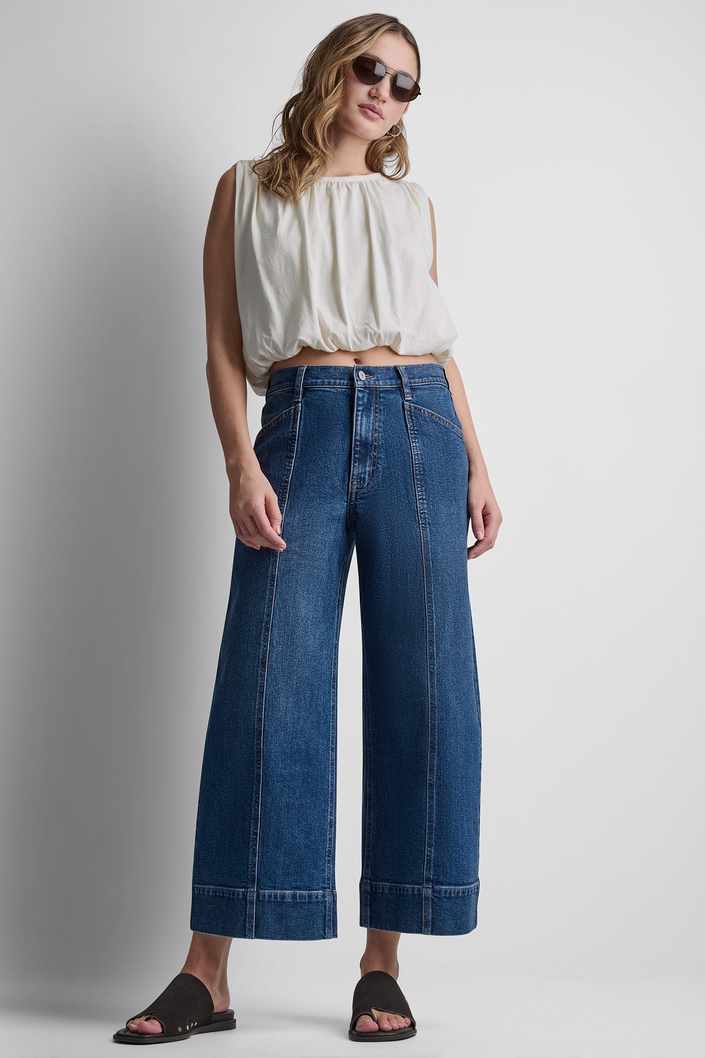 SLEEVELESS RUCHED TOP