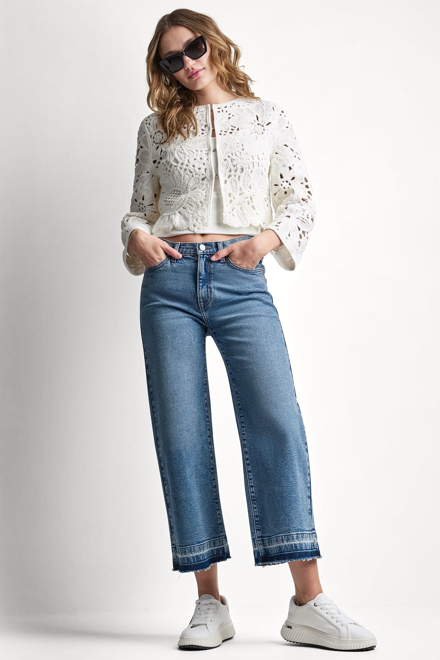 FLORAL CROCHET CARDIGAN WITH SCALLOP HEM