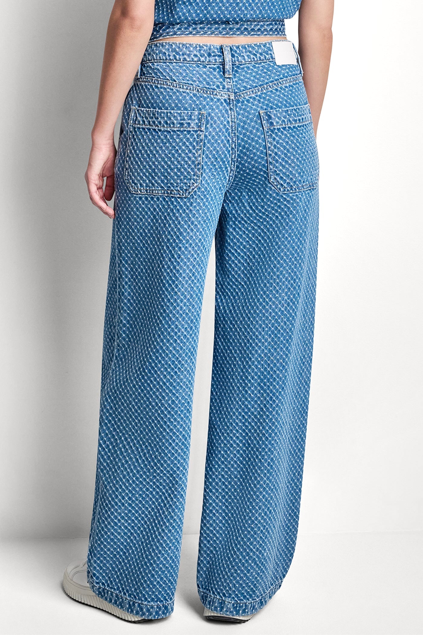 MID-RISE WIDE LEG WITH SLASH POCKETS