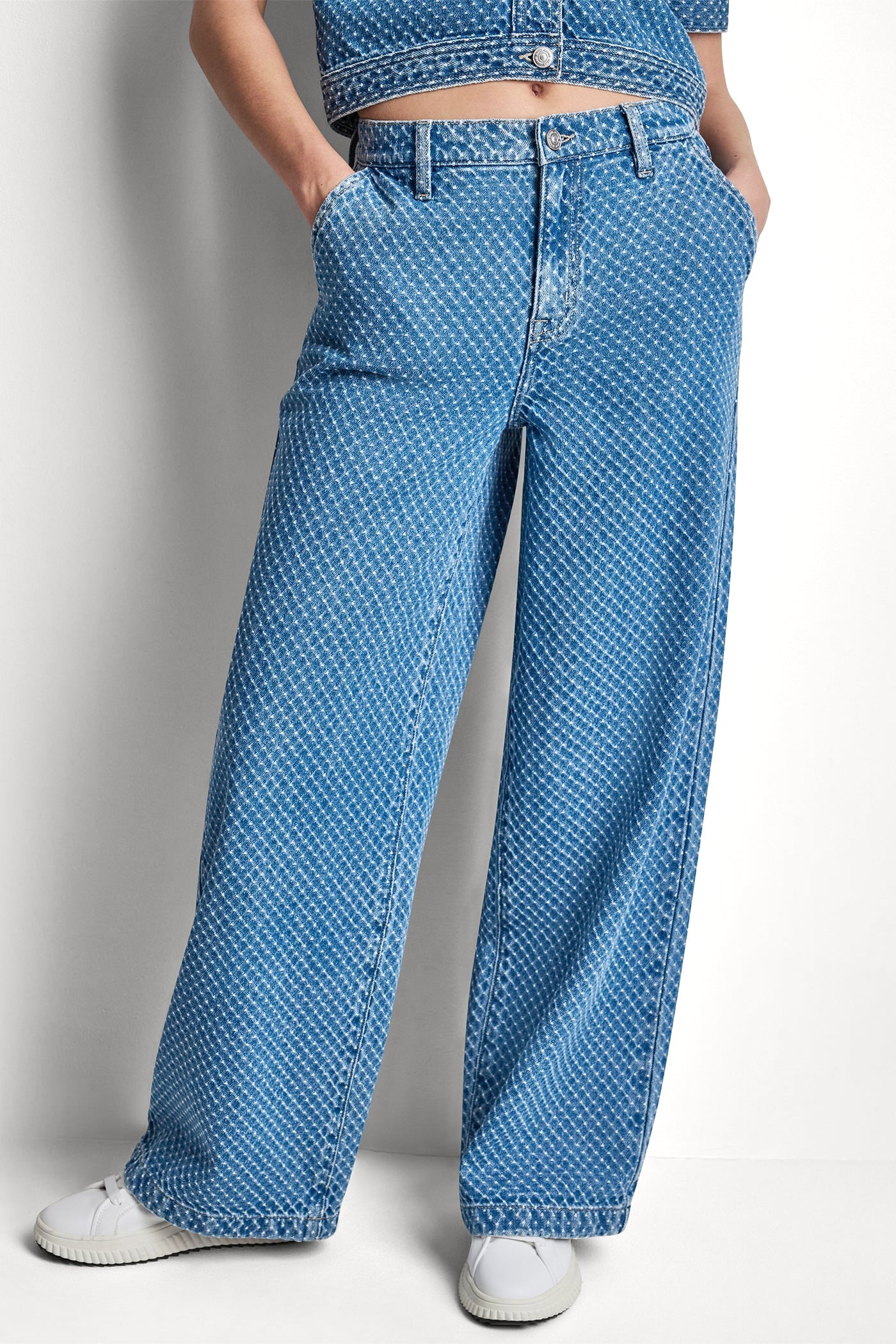 MID-RISE WIDE LEG WITH SLASH POCKETS