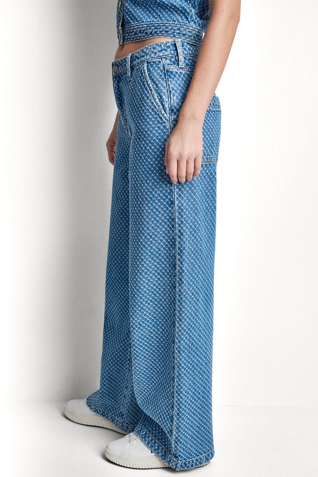 MID-RISE WIDE LEG WITH SLASH POCKETS