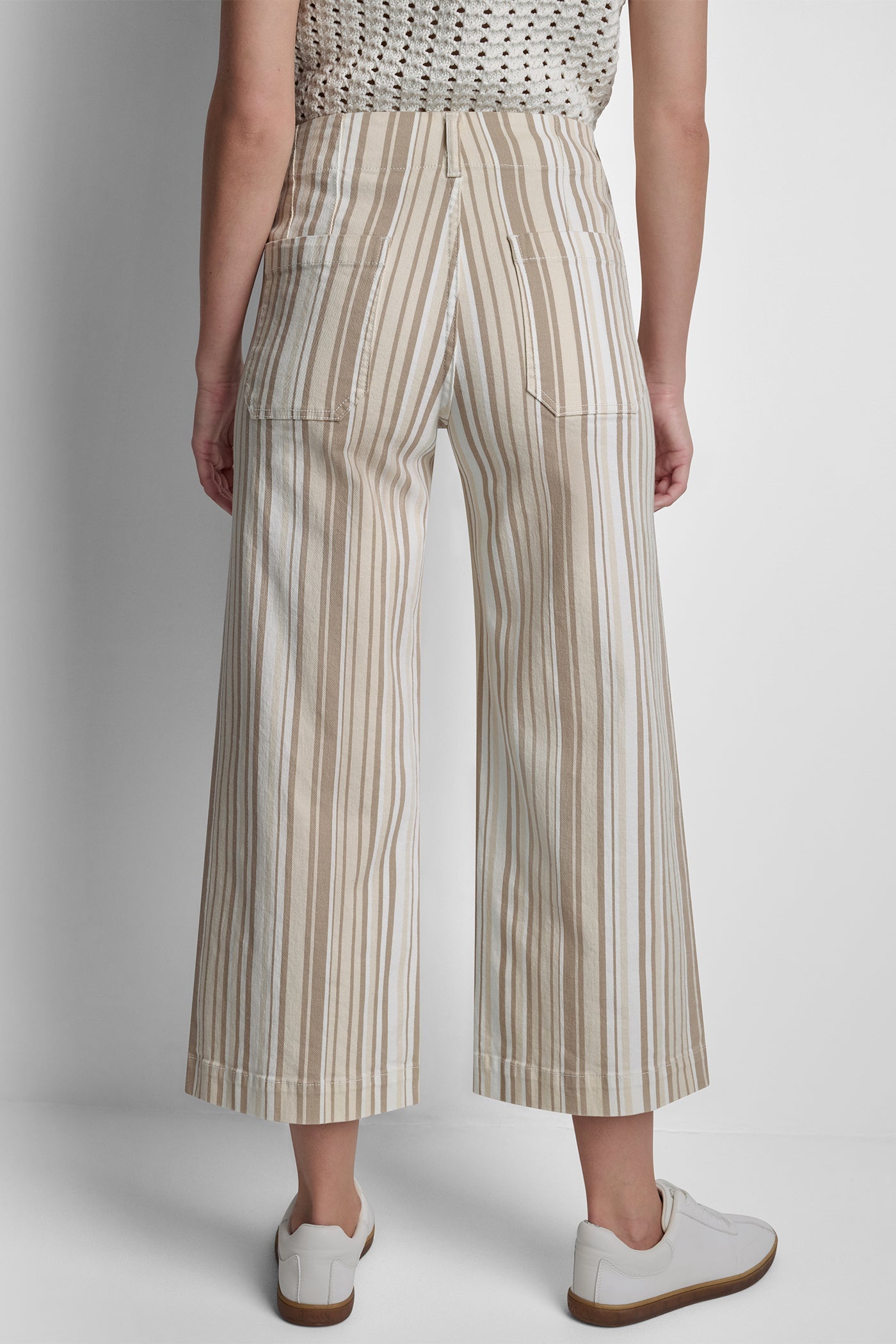 HIGH-RISE WIDE LEG WITH PATCH POCKETS