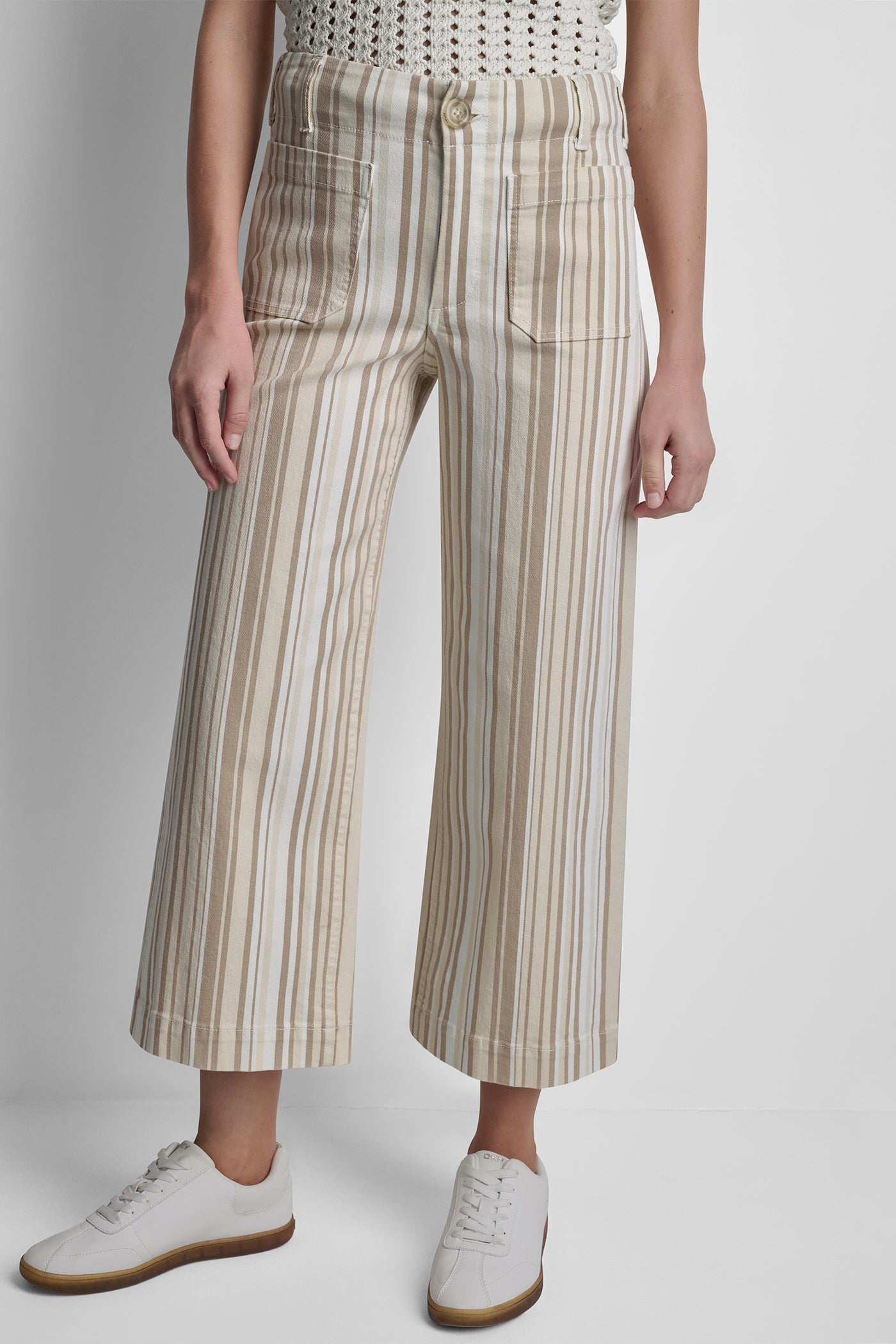 HIGH-RISE WIDE LEG WITH PATCH POCKETS