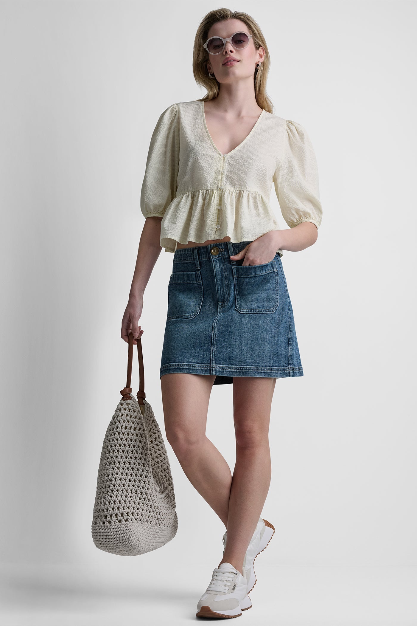 PUFF SLEEVE V-NECK SHIRT