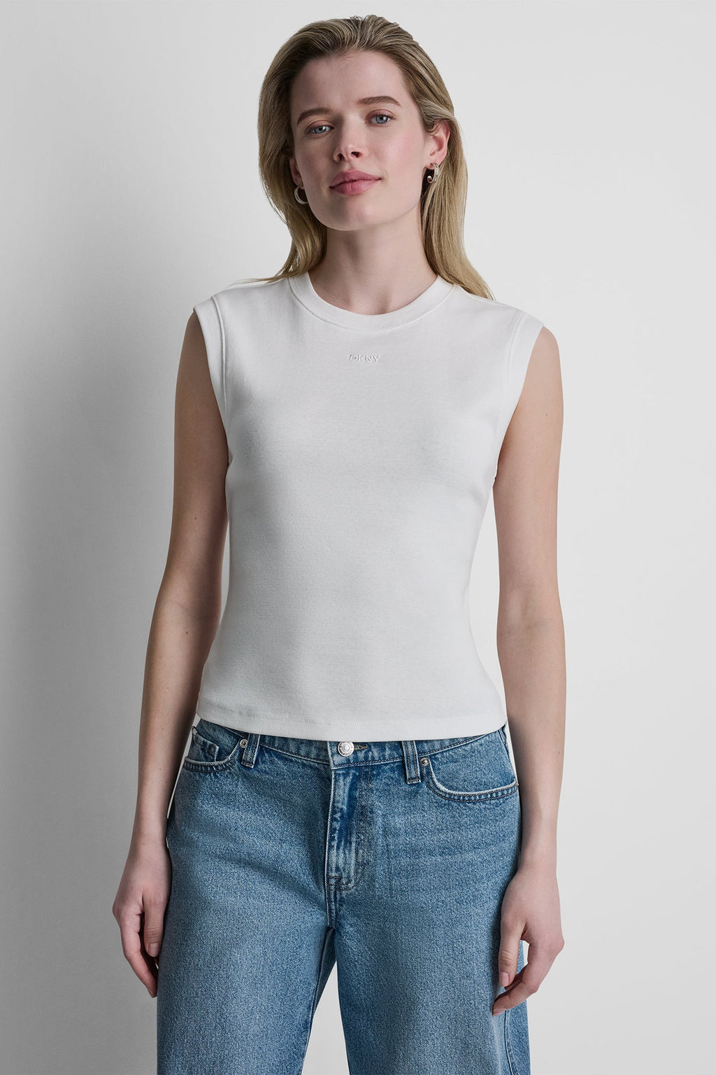 CREW NECK SLEEVELESS TEE