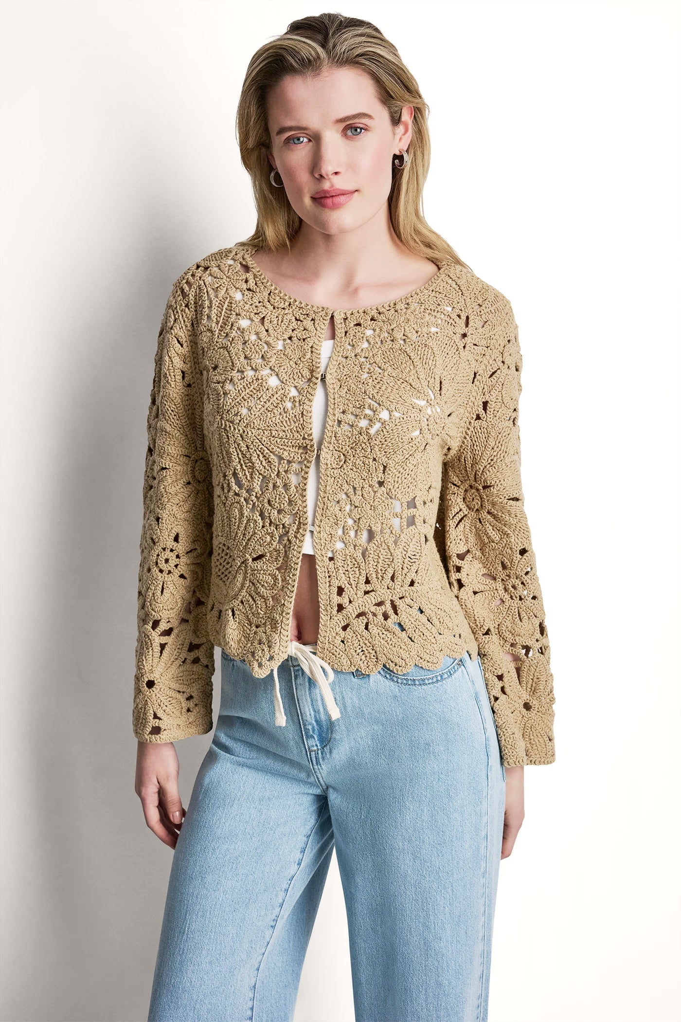 FLORAL CROCHET CARDIGAN WITH SCALLOP HEM
