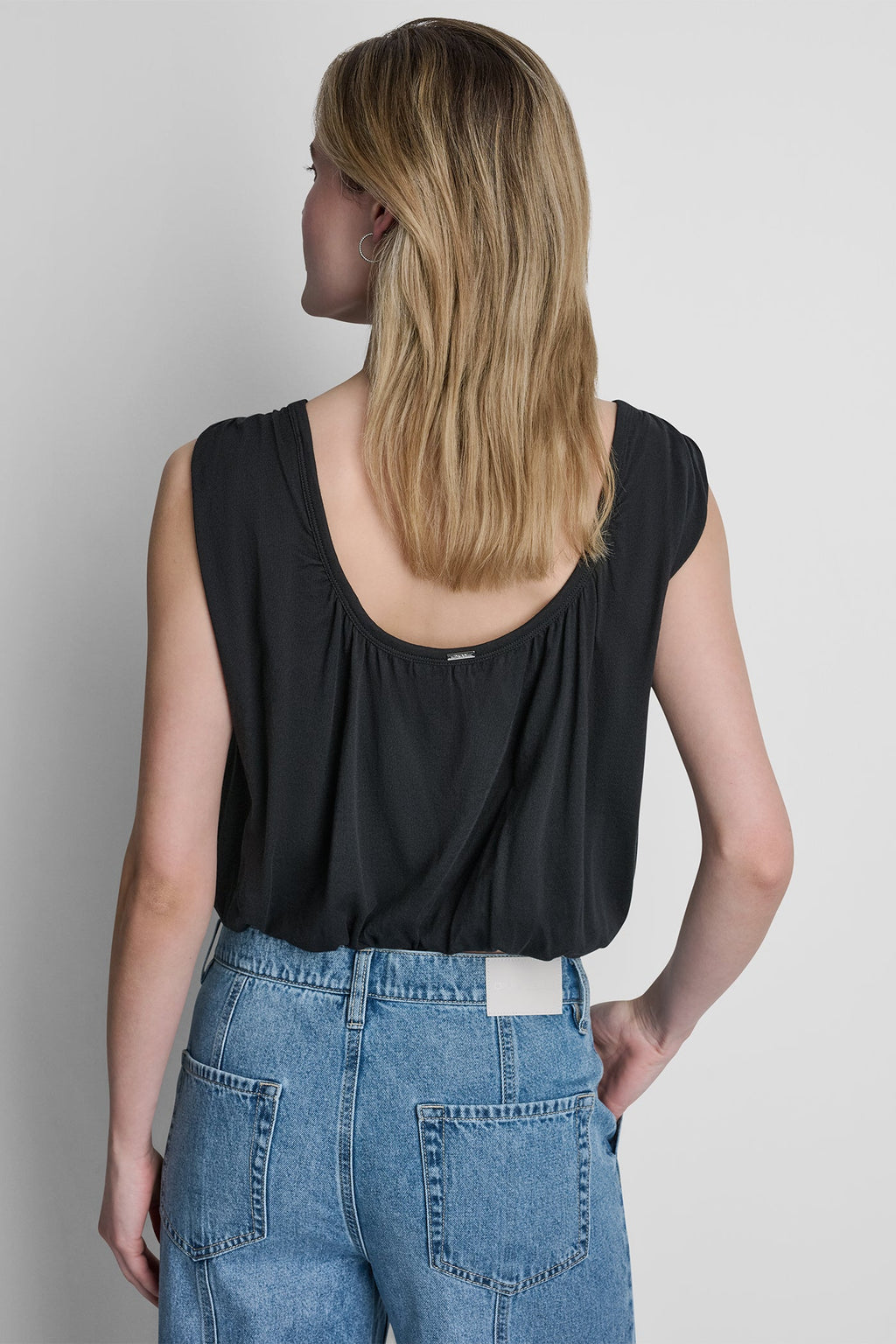 SLEEVELESS RUCHED TOP