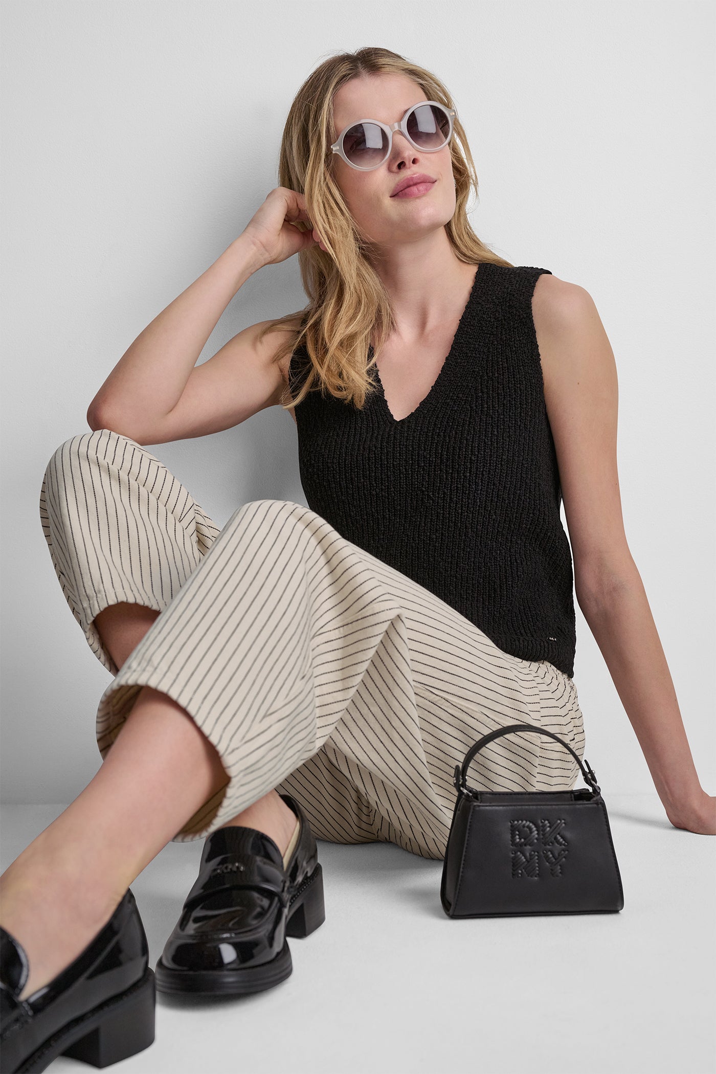 V-NECK SWEATER TANK