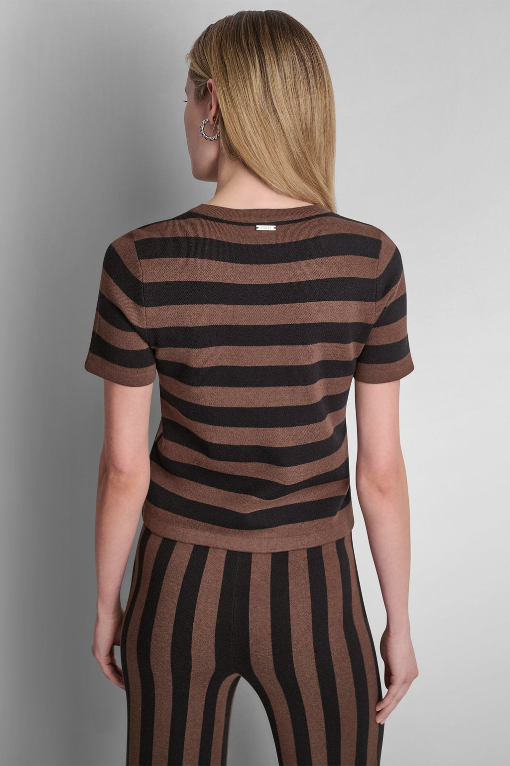 SHORT SLEEVE STRIPE SWEATER