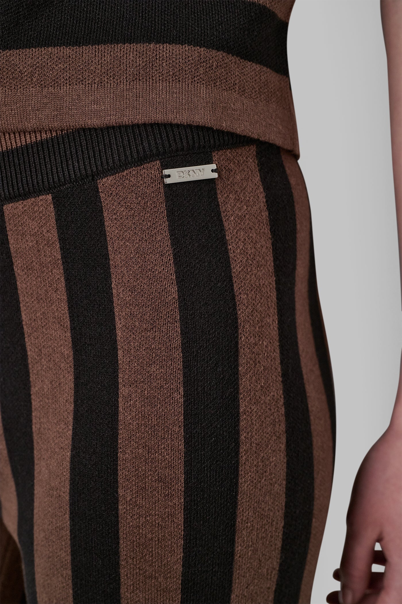 HIGH-RISE STRIPED PULL-ON FLARE PANT