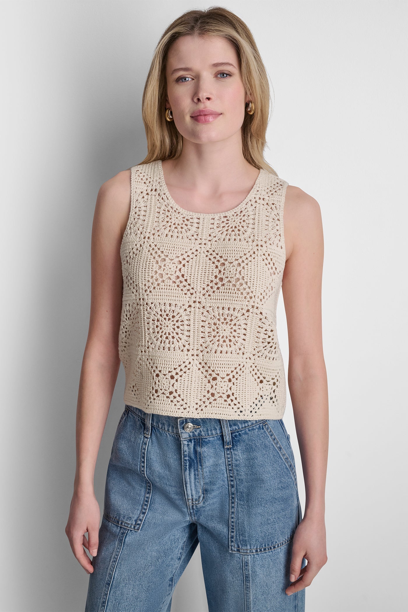 SLEEVELESS CROCHET SQUARE SWEATER