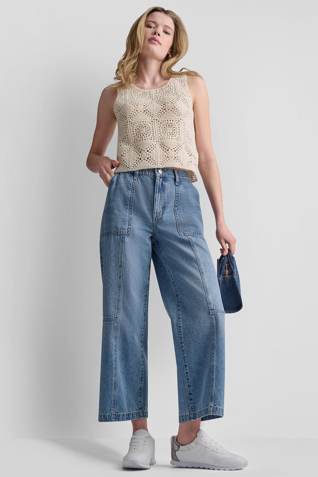 SLEEVELESS CROCHET SQUARE SWEATER