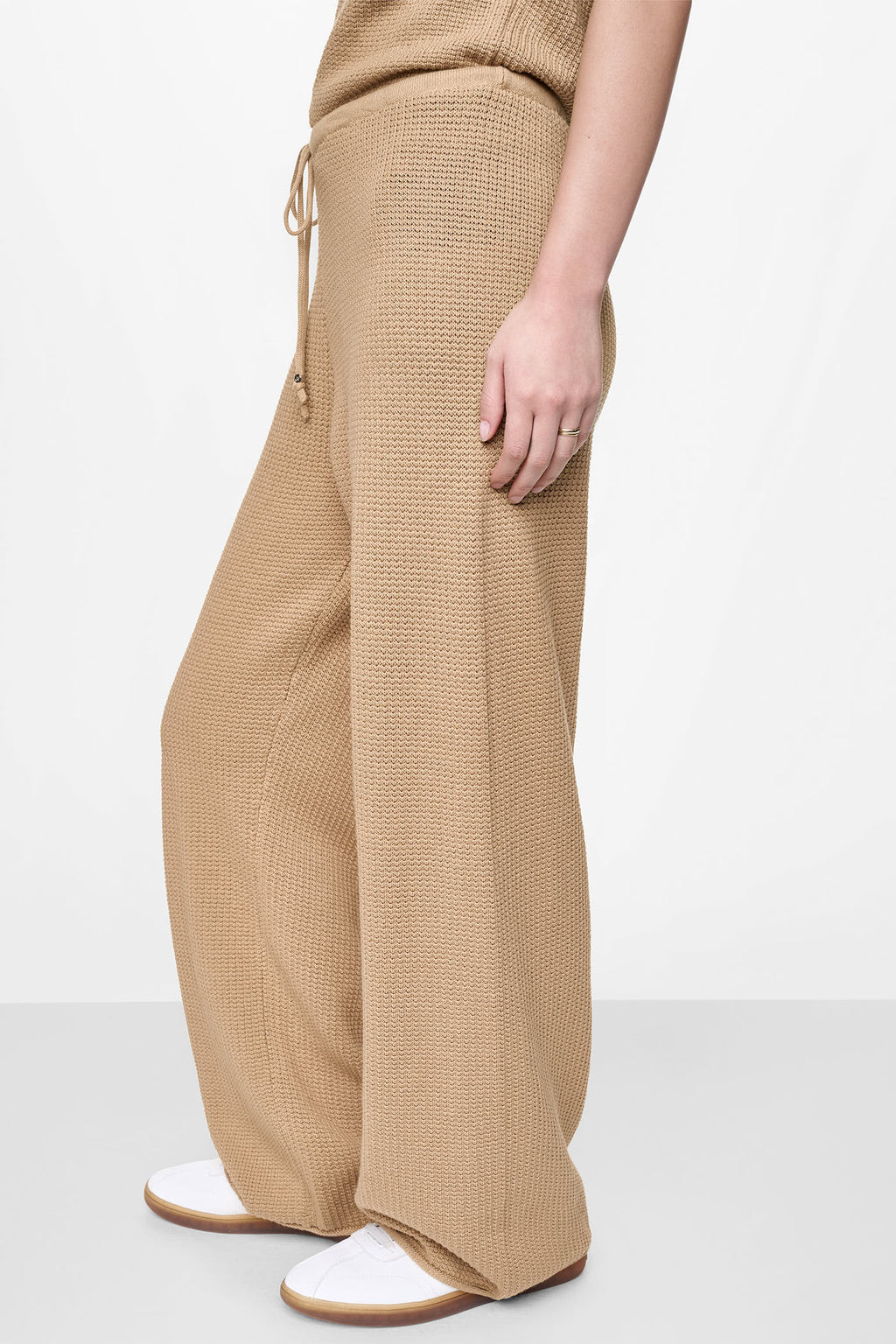 TUCK STITCH HIGH-RISE DRAWSTRING PANT