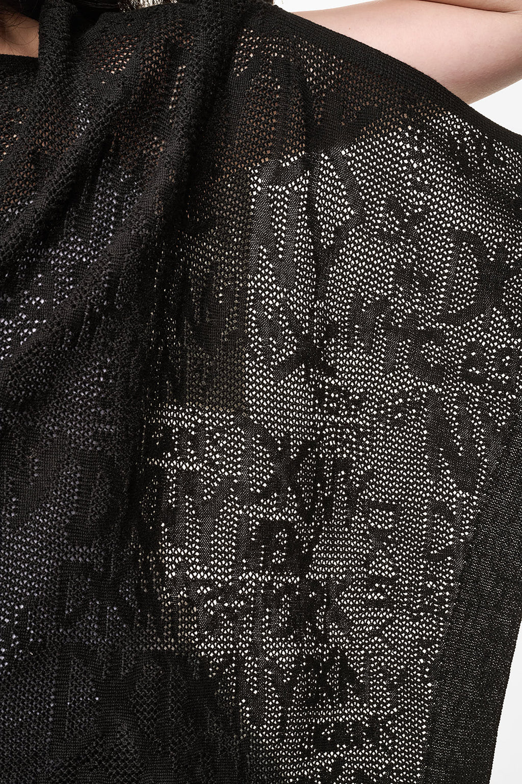 ASYMMETRIC FINE GAUGE PONCHO