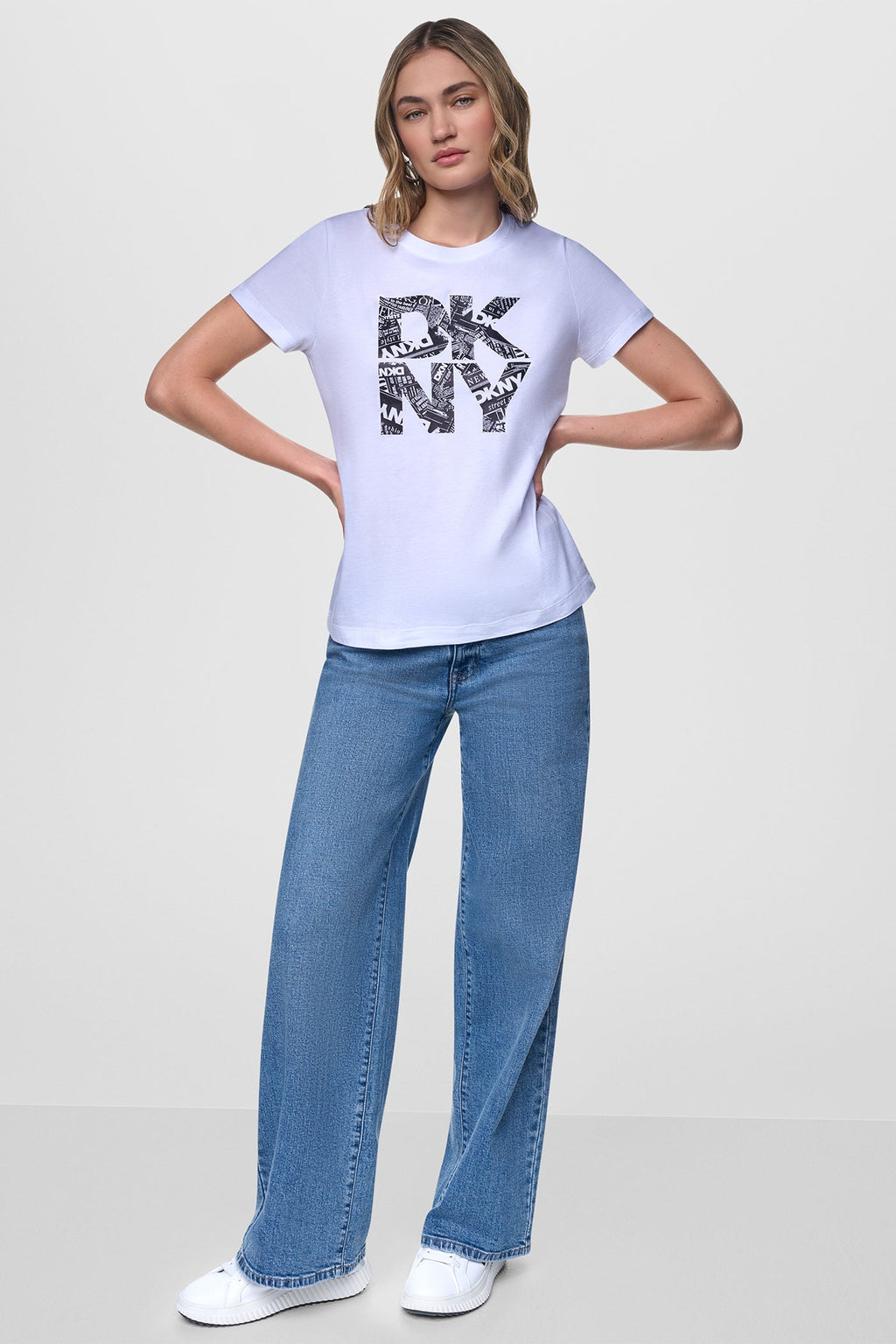 NEWSPRINT DKNY STACKED LOGO TEE