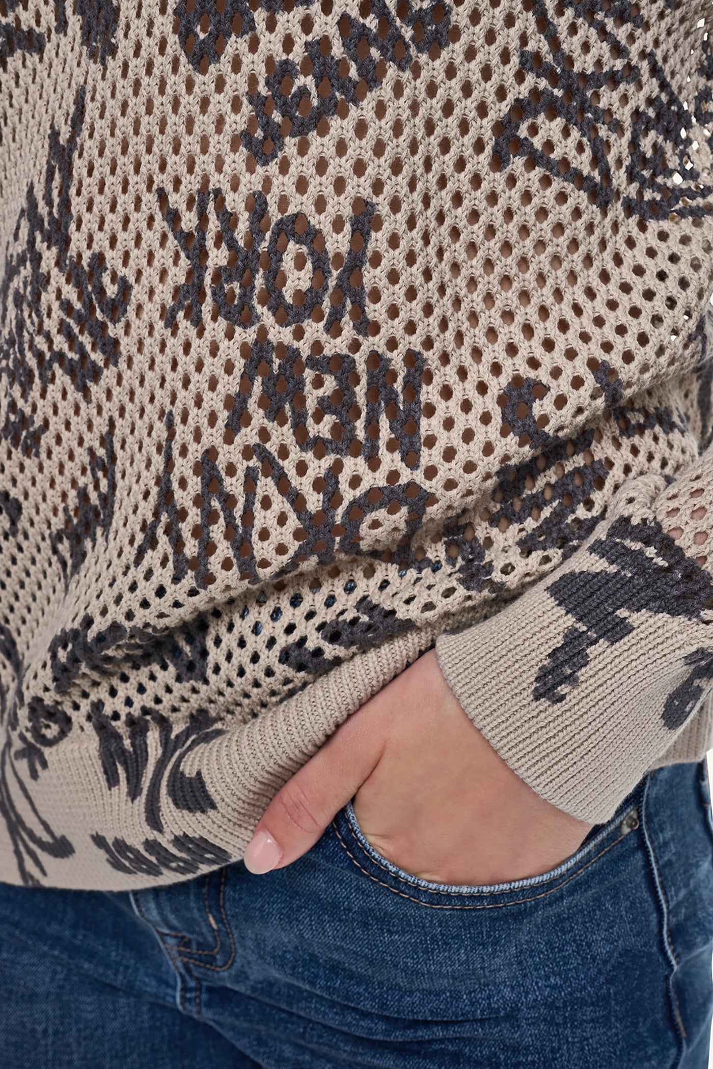OPEN STITCH SWEATER WITH GRAFFITI LOGO
