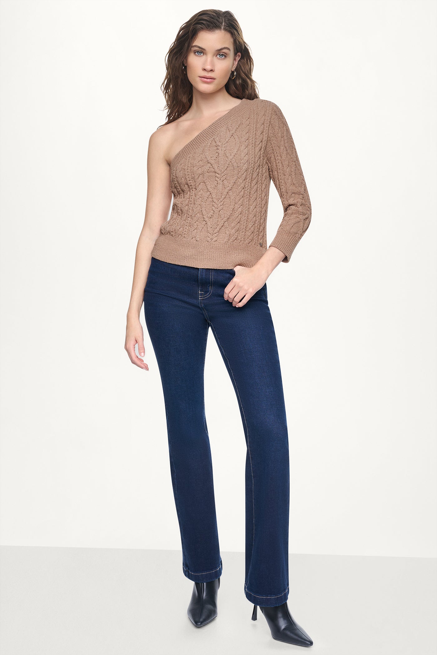 ONE SHOULDER CABLE KNIT SWEATER
