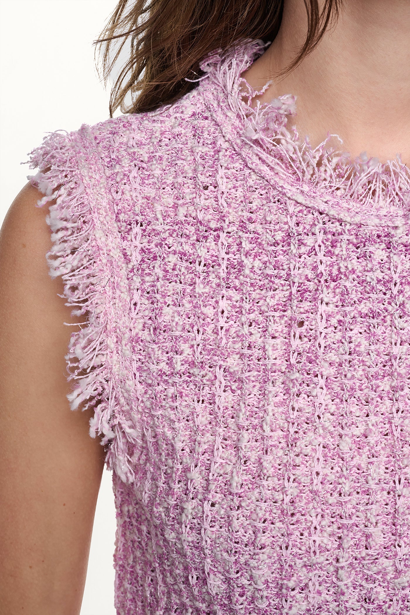 SLEEVELESS FRINGE TRIM SWEATER
