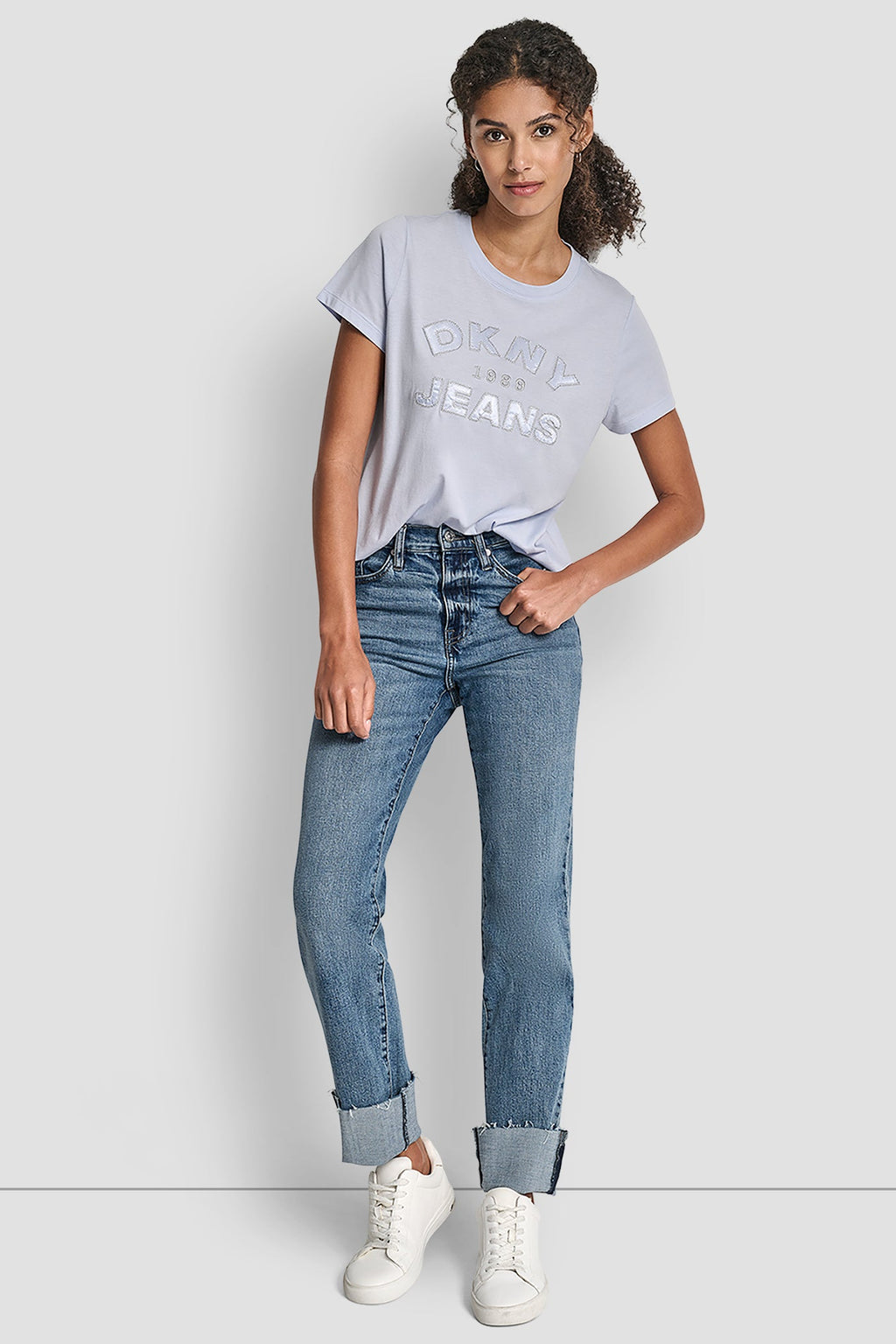 DKNY JEANS SATIN APPLIQUE CHAINSTITCH LOGO CREW NECK TEE