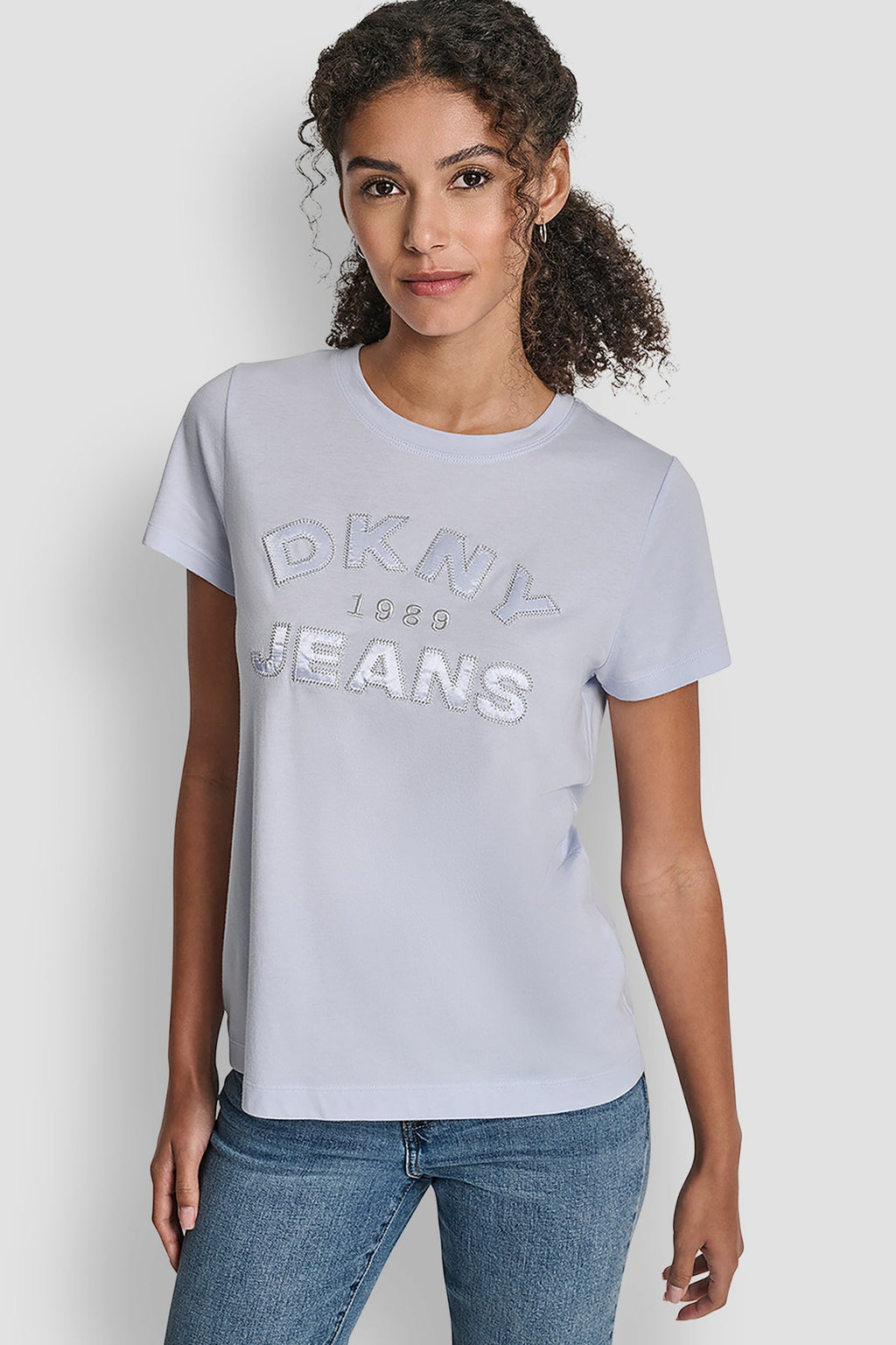 DKNY JEANS SATIN APPLIQUE CHAINSTITCH LOGO CREW NECK TEE