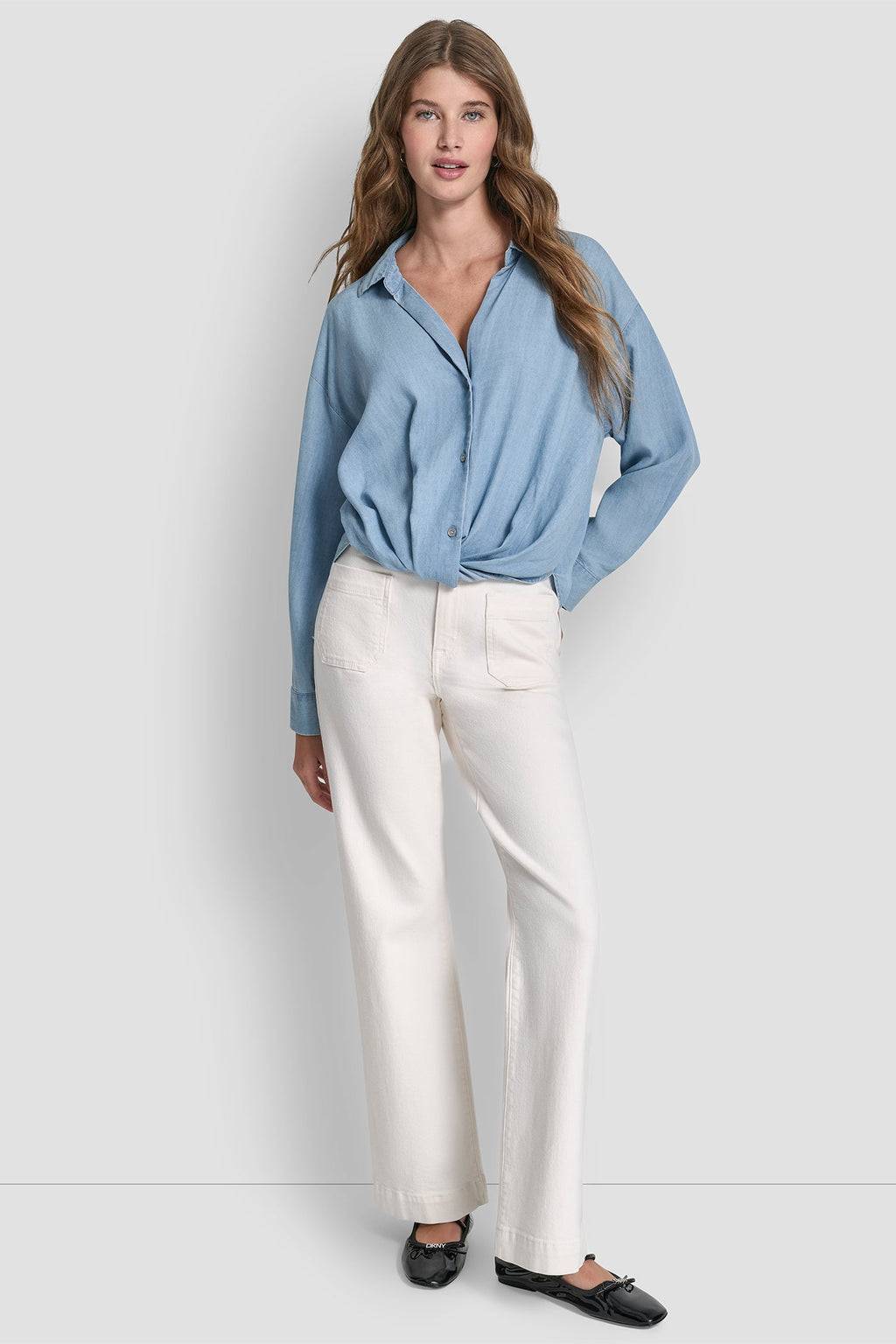 BUTTON-FRONT SHIRT WITH TWIST HEM