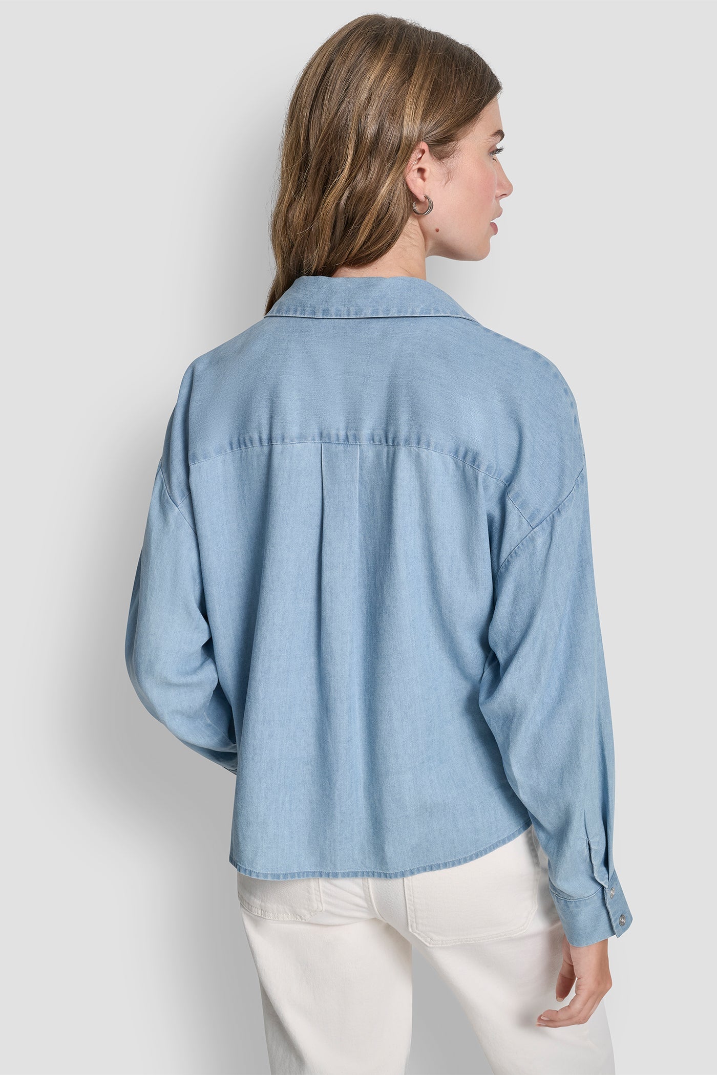BUTTON-FRONT SHIRT WITH TWIST HEM