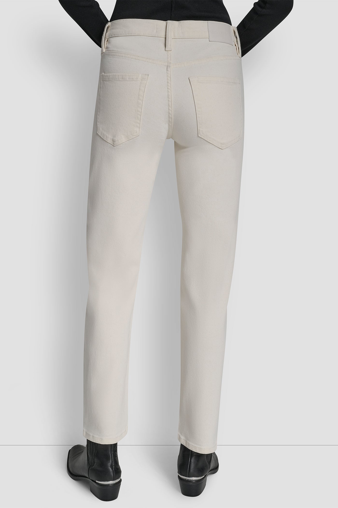 MID-RISE CLASSIC STRAIGHT WITH MINI RHINESTONES