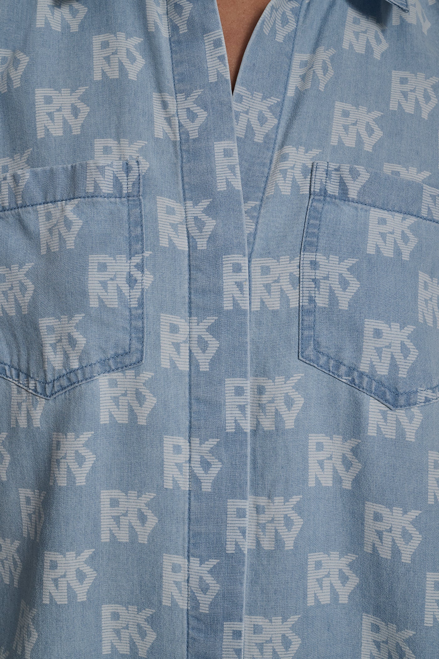 SPLIT BACK BUTTON FRONT WITH ROLL TAB