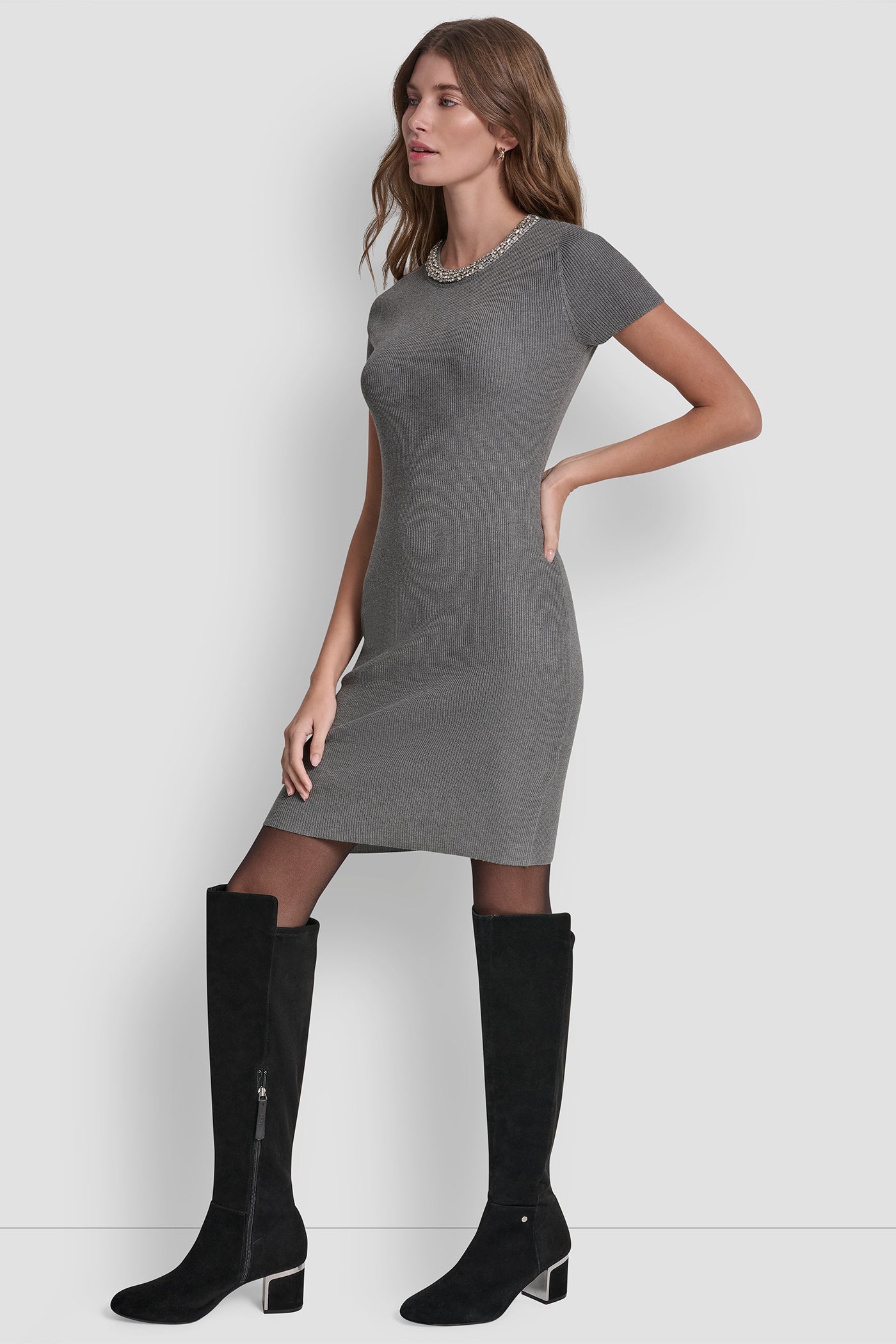 SHORT SLEEVE DRESS WITH EMBELISHMENTS