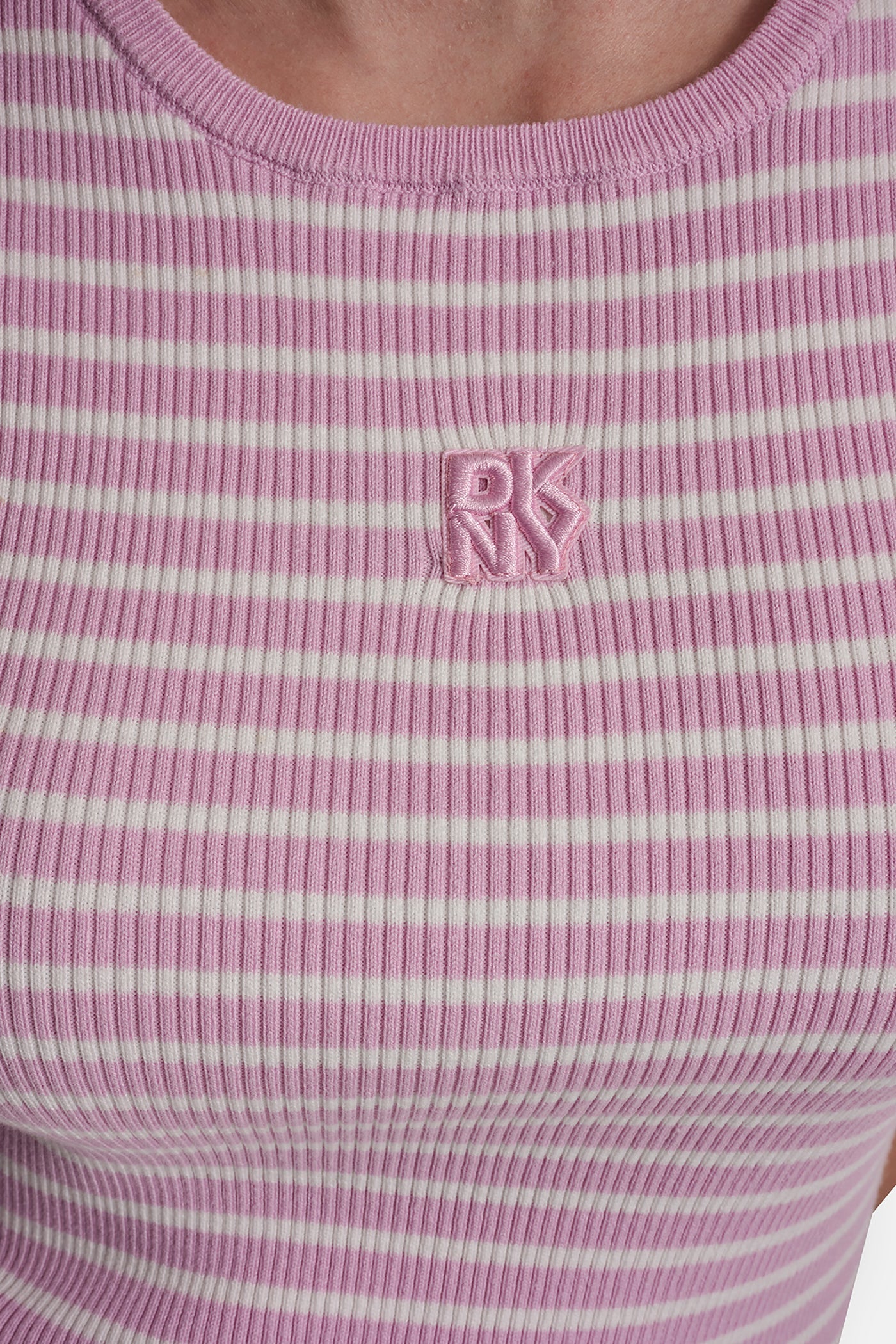 CREW NECK STRIPED TEE