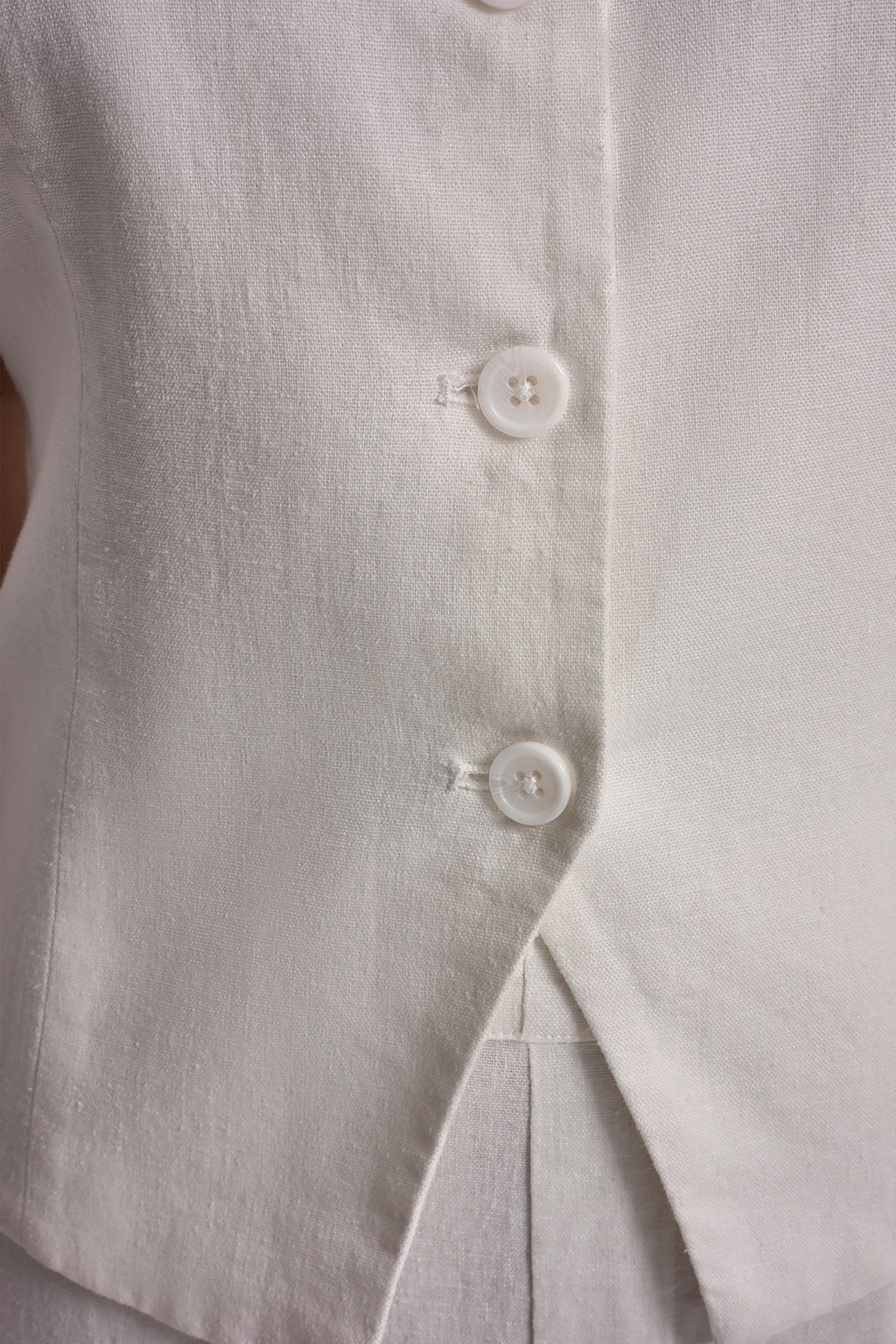 LINEN BUTTON-FRONT VEST