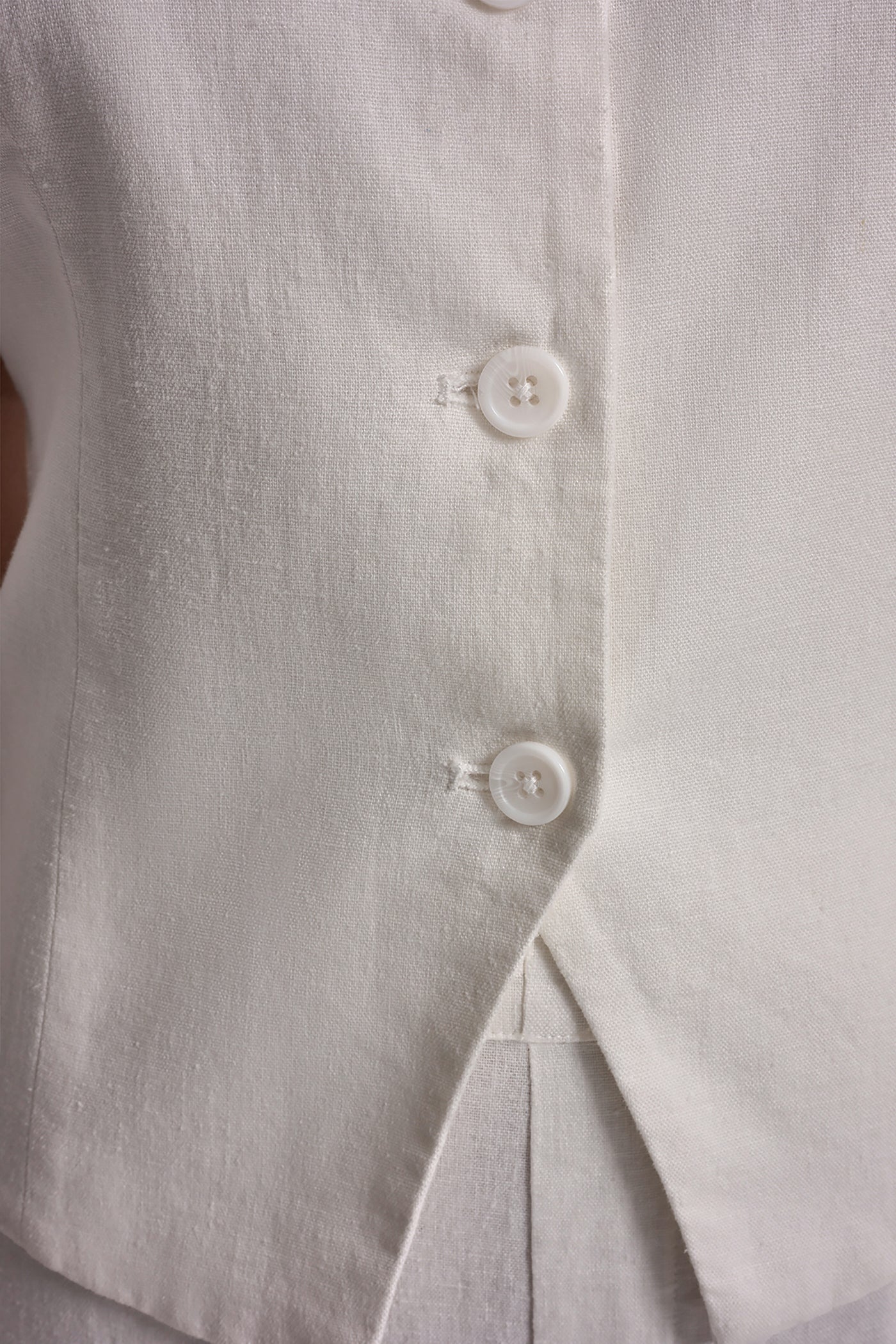 LINEN BUTTON-FRONT VEST