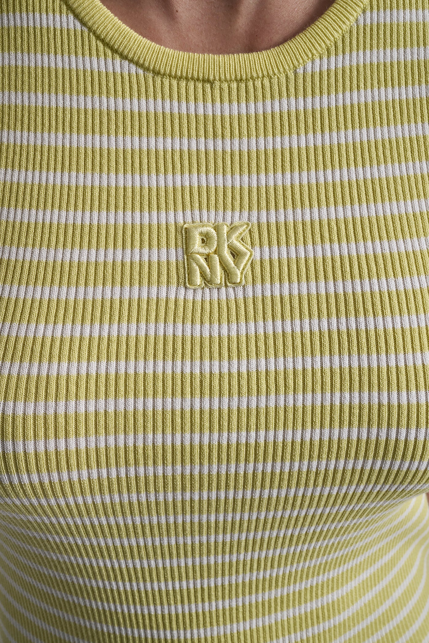 CREW NECK STRIPED TEE