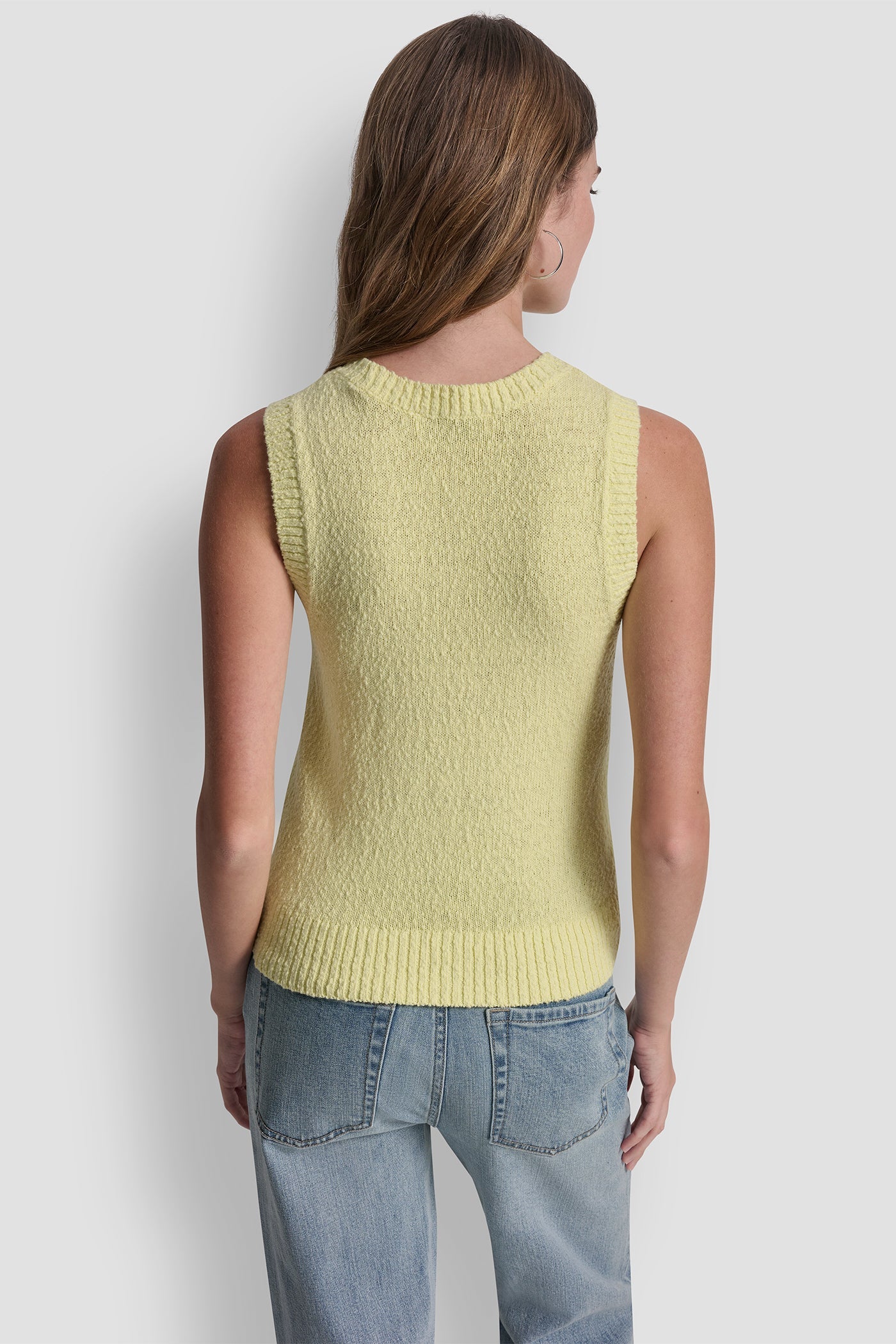 CREW NECK SLEEVELESS SWEATER