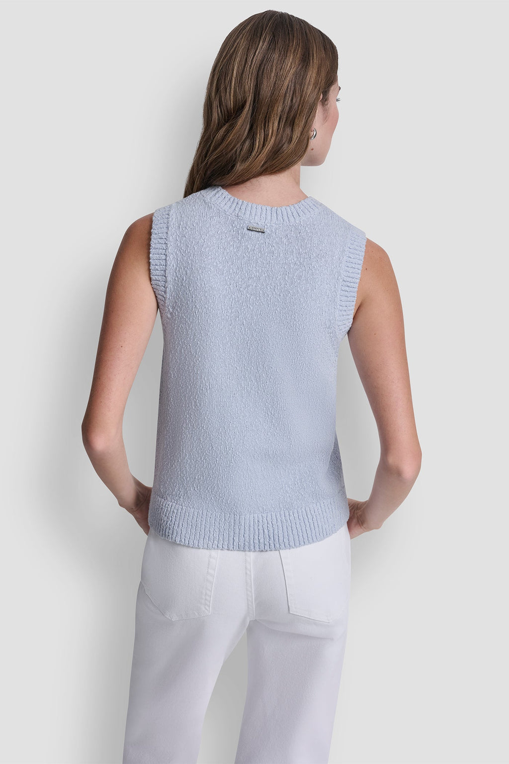CREW NECK SLEEVELESS SWEATER