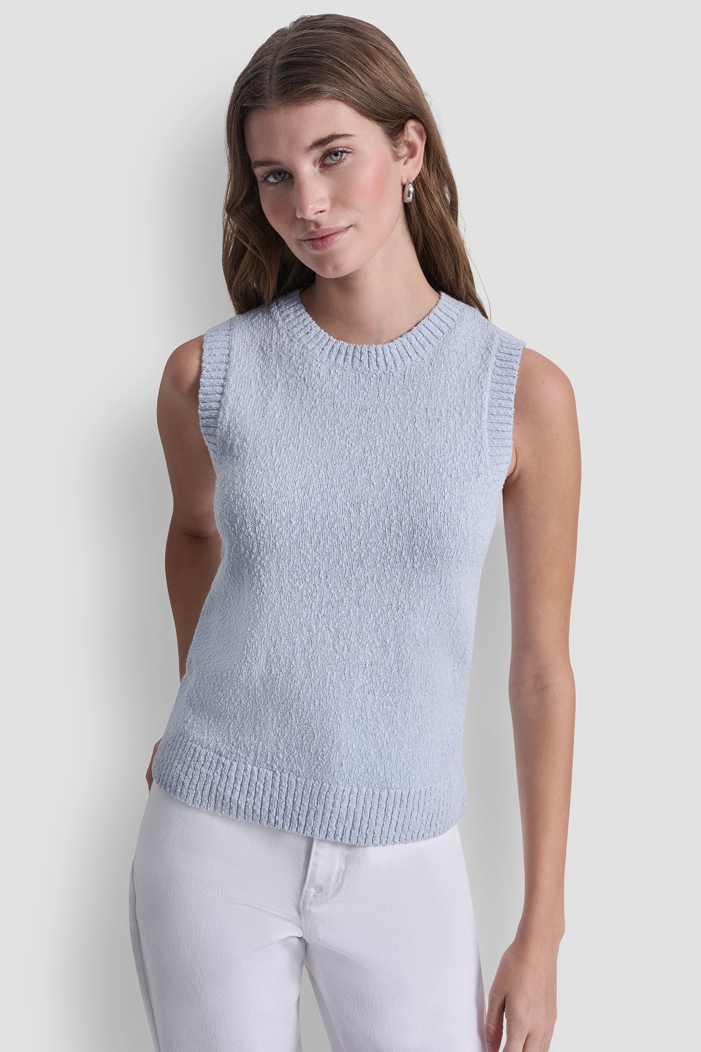 CREW NECK SLEEVELESS SWEATER