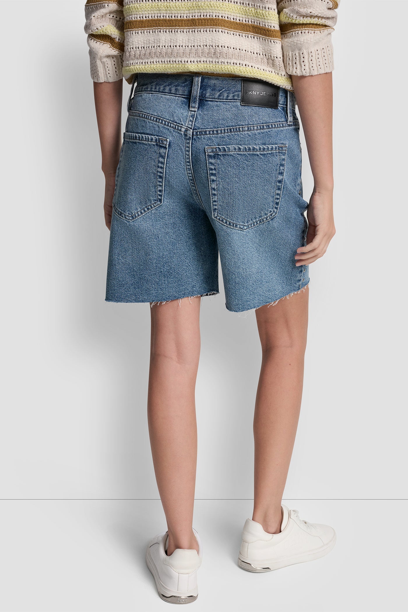 MID-RISE DENIM SHORT