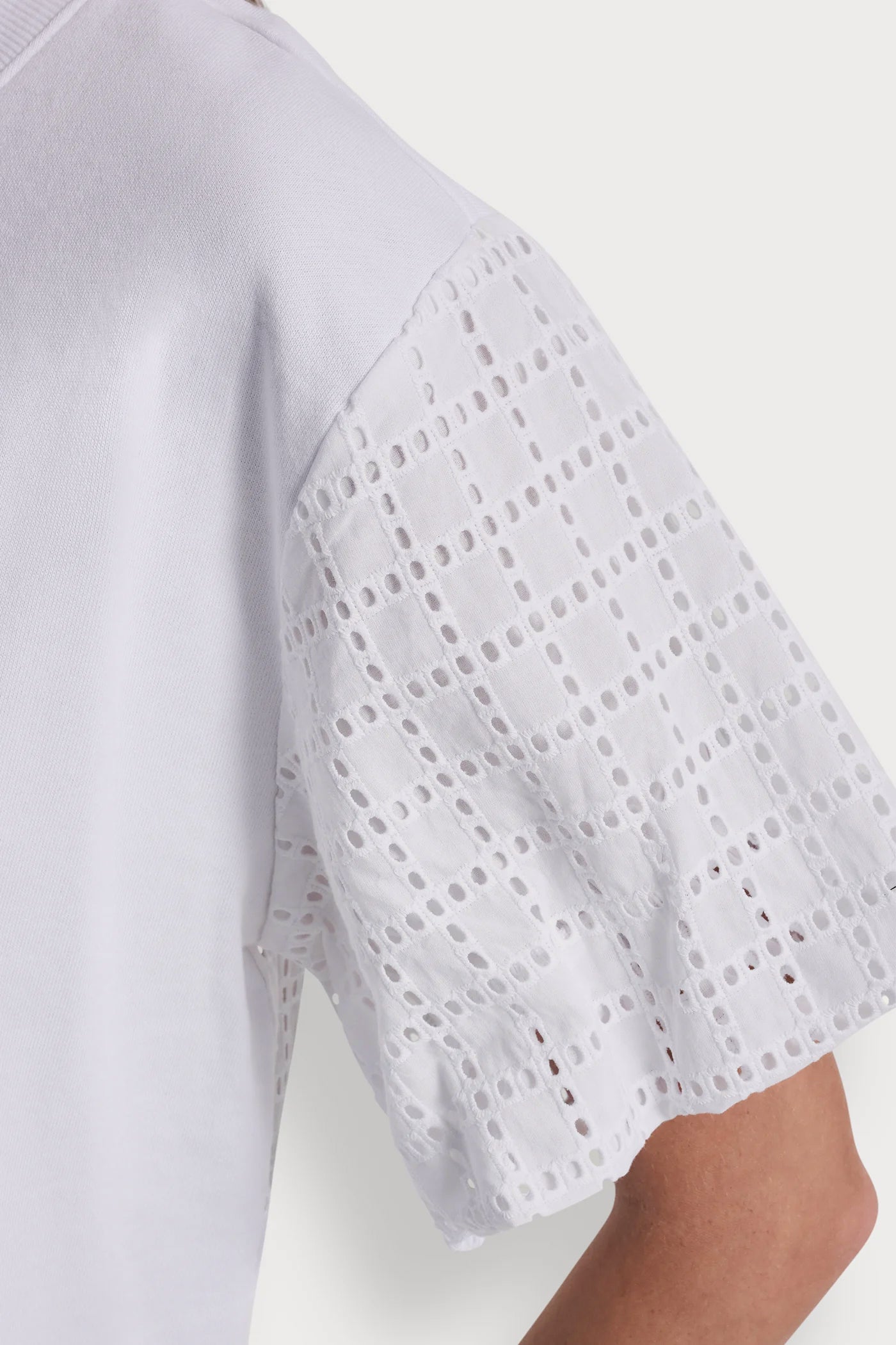 EYELET PUFF SLEEVE SHIRT