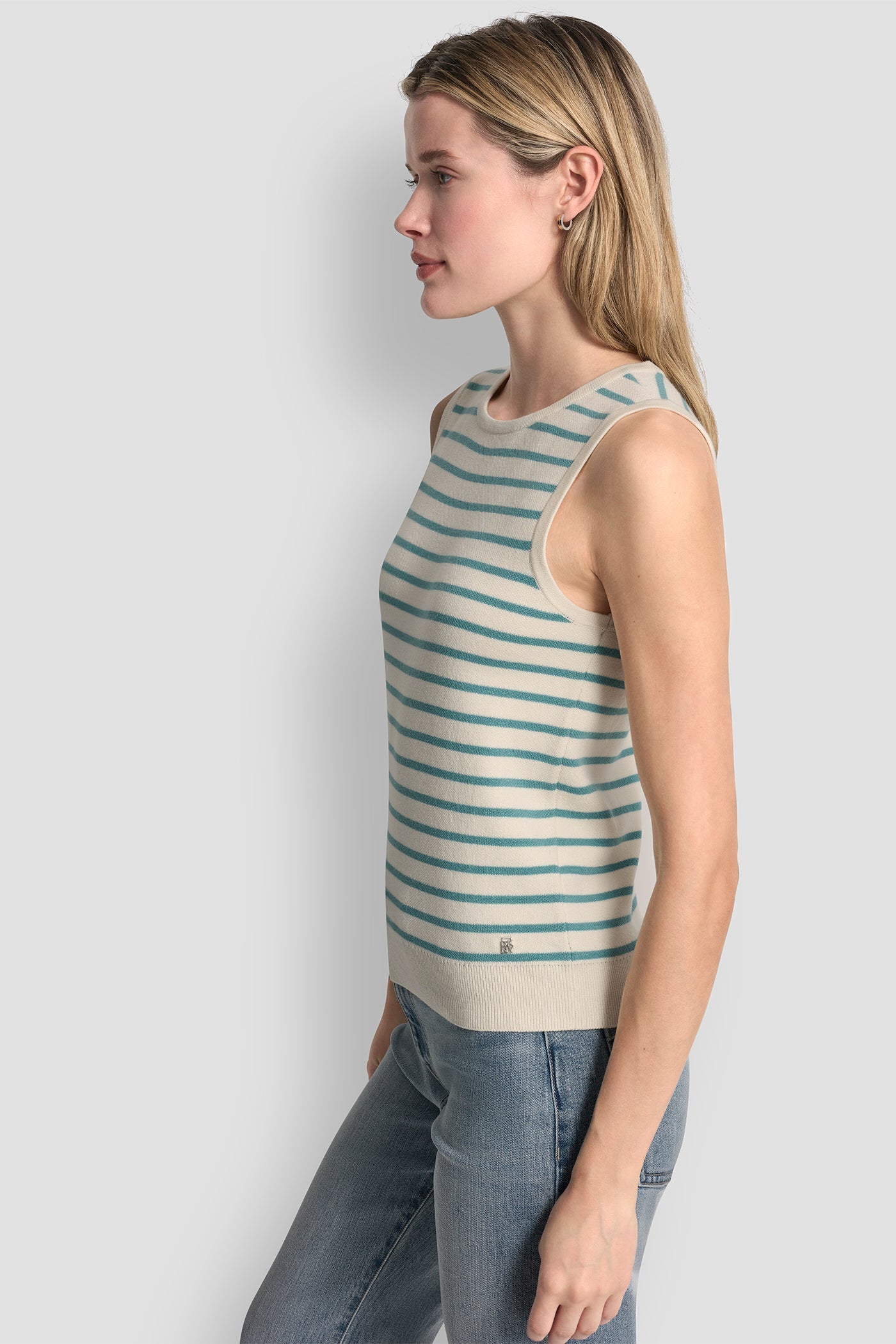 SLEEVELESS STRIPED SWEATER