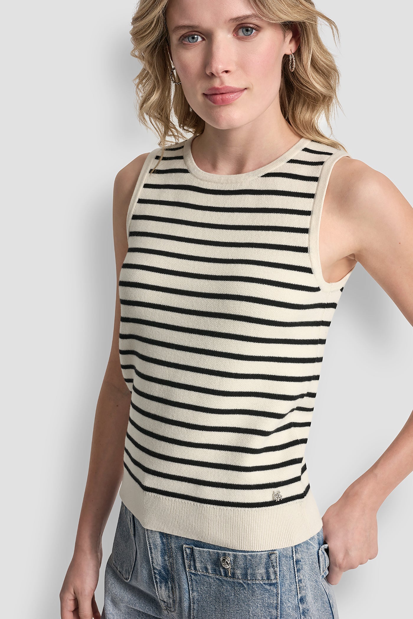 SLEEVELESS STRIPED SWEATER