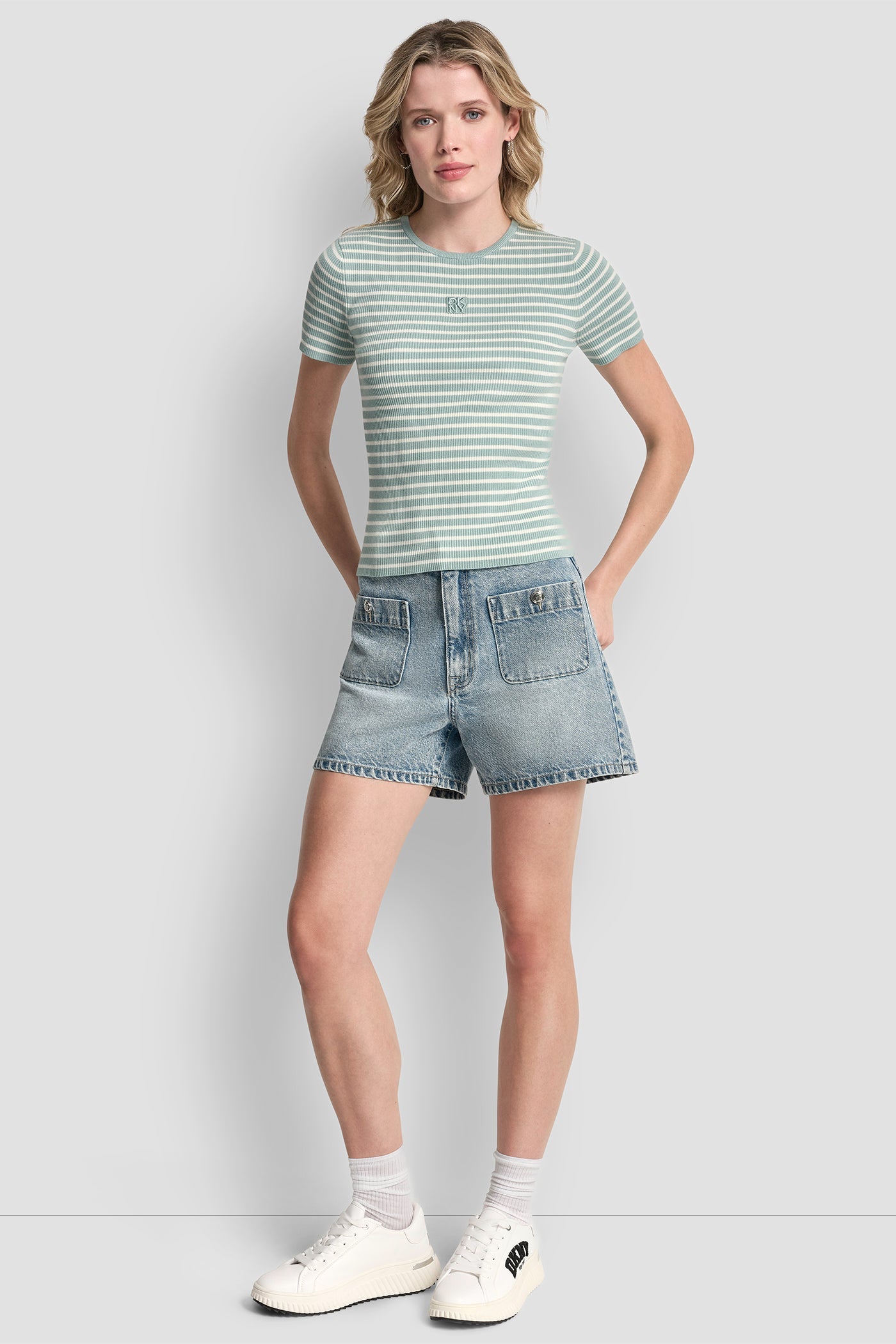 CREW NECK STRIPED TEE