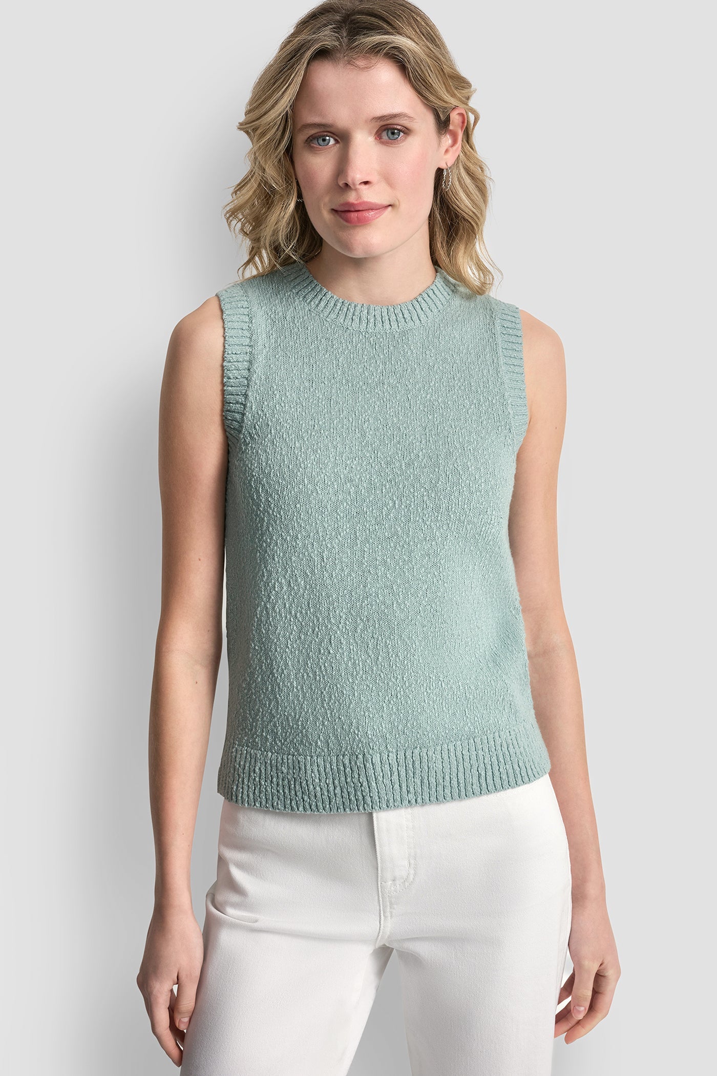 CREW NECK SLEEVELESS SWEATER