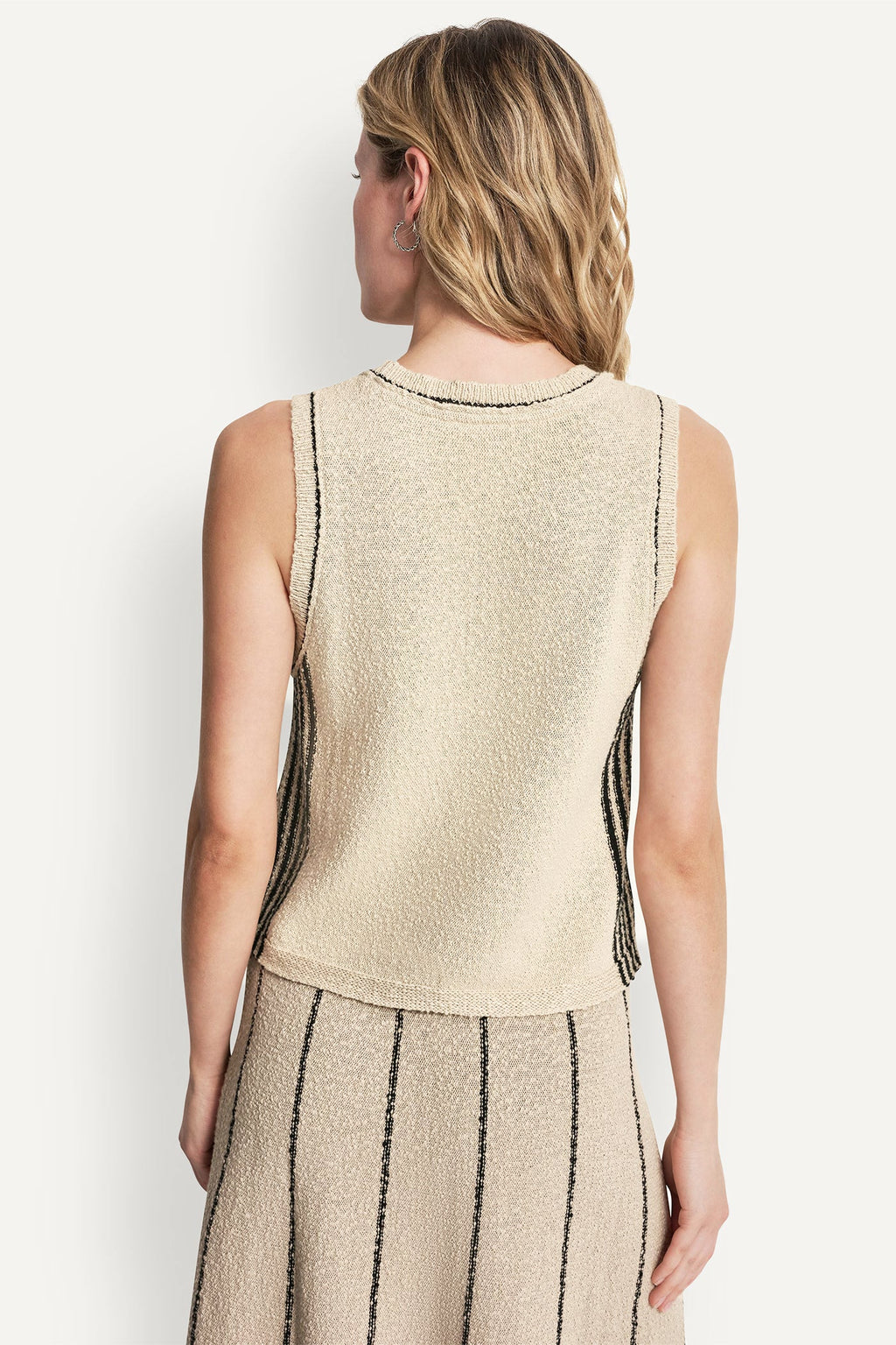 SLEEVELESS SWEATER WITH STRIPED DETAIL
